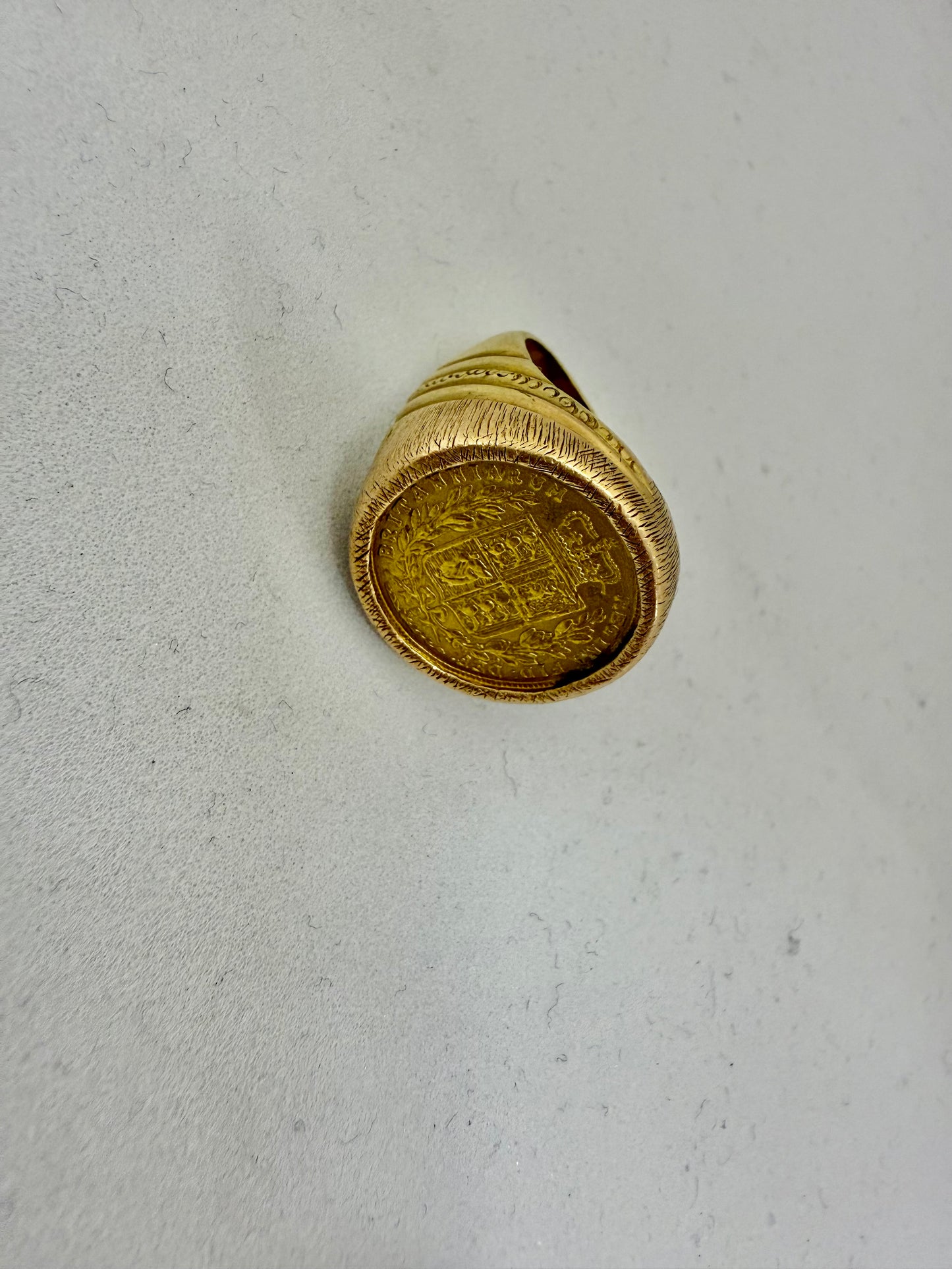 Chevalière en or jaune 18K Taille-59