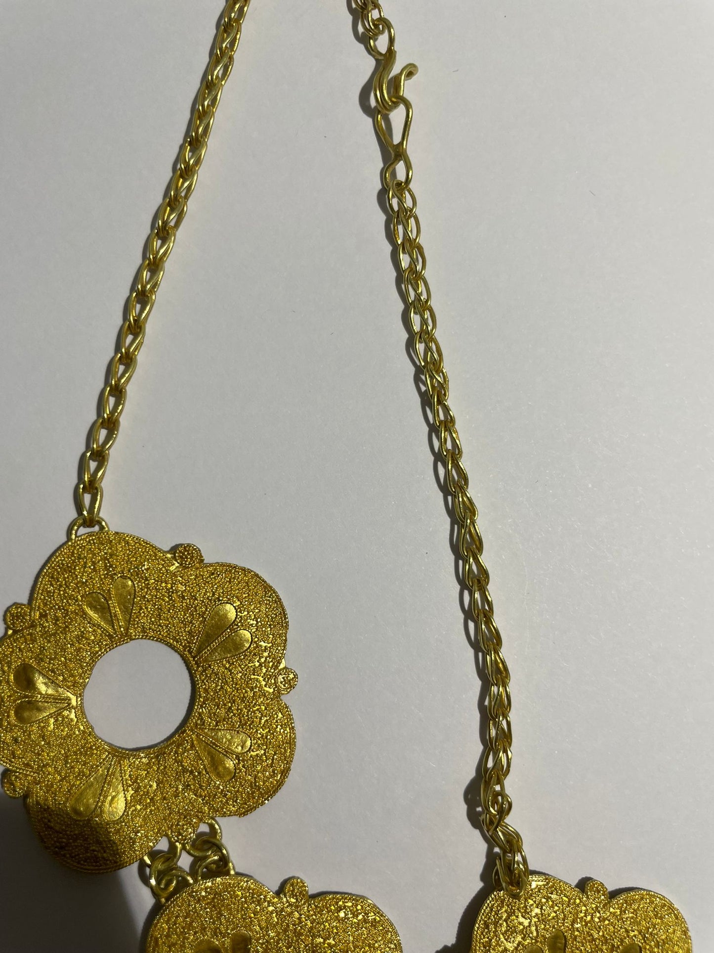 Collier pendentifs fleurs en or jaune 18K 92.30 Grs