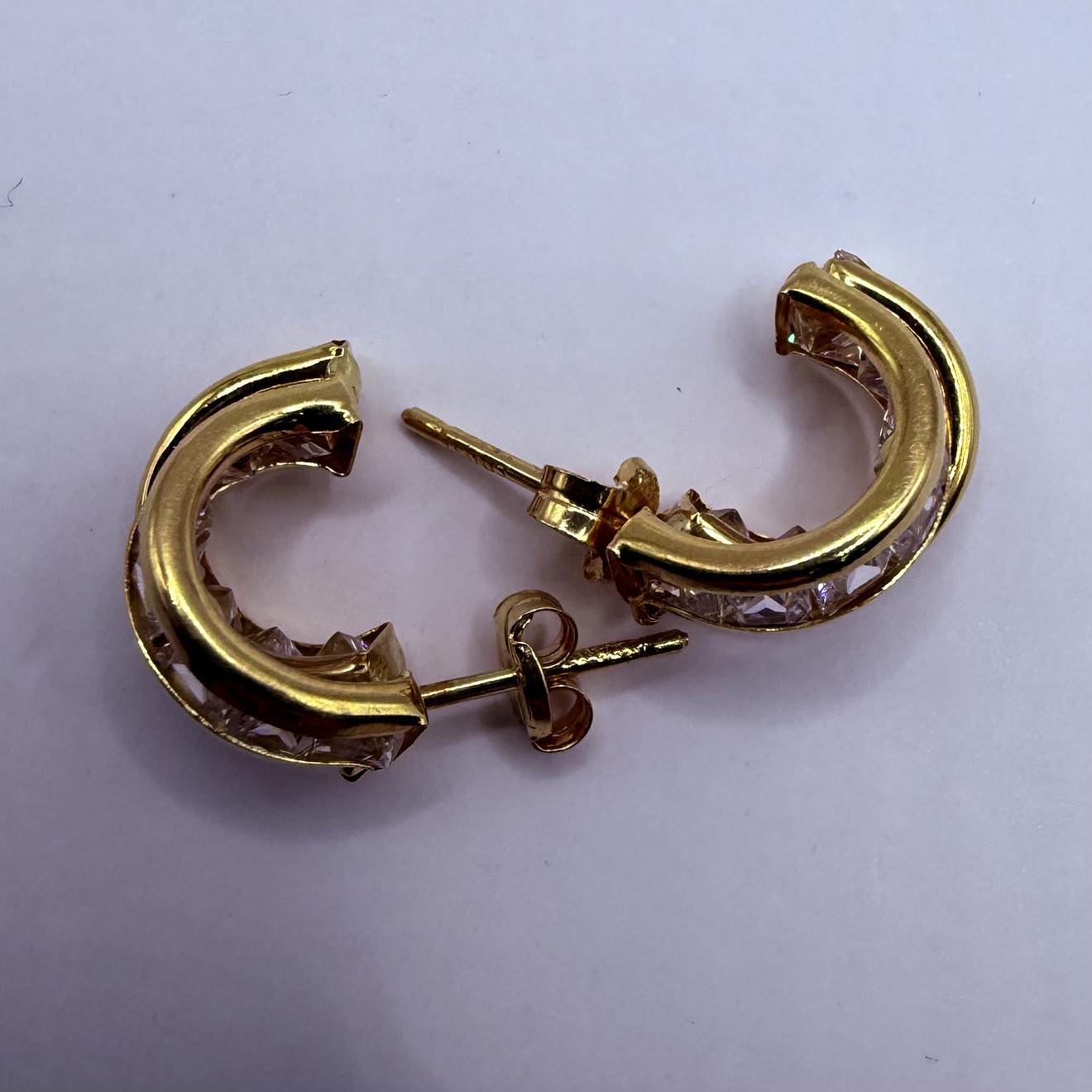Boucles d'oreilles créoles en or jaune 18K 1.94 Grs