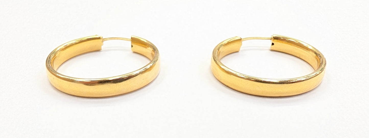 Boucles d'oreilles créoles en or jaune 18K 5.85 Grs
