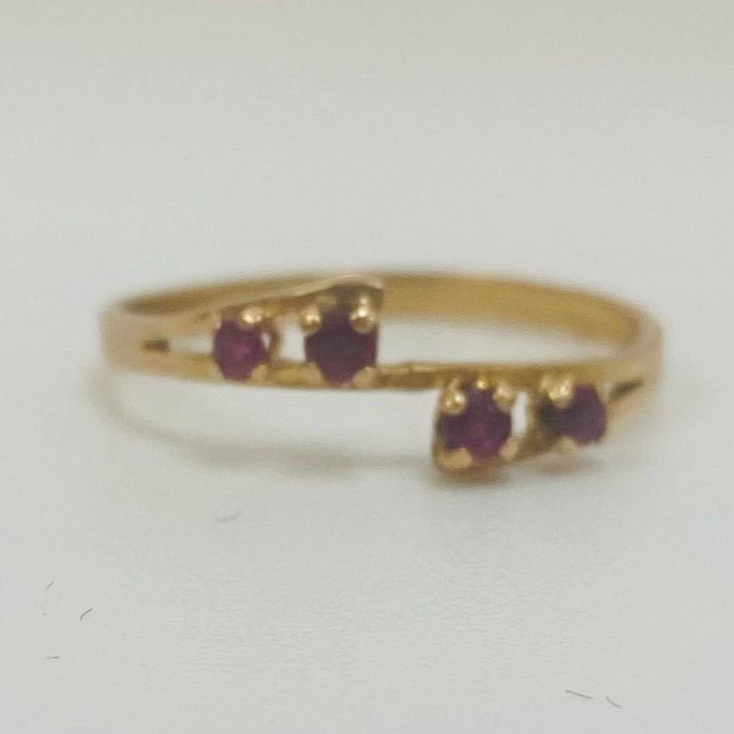Bague en Or avec 4 Pierres Roses
