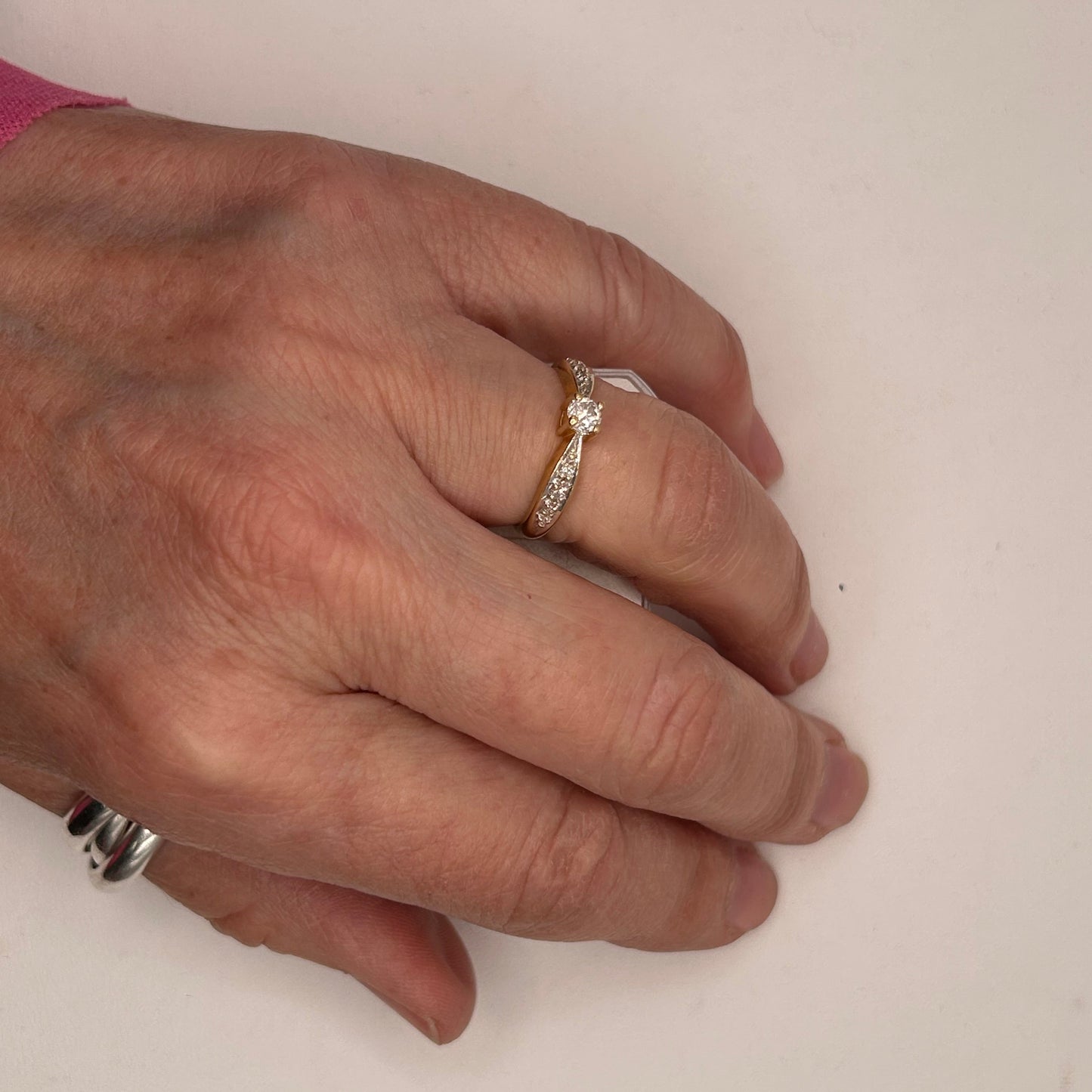 Solitaire Diamant Or Jaune 18K avec Pavage de Brillants