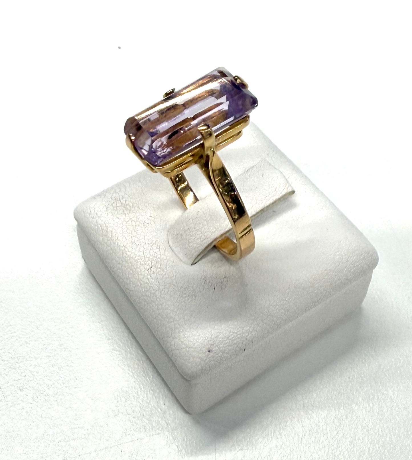 Bague en Or Jaune 18K et Améthyste T.52