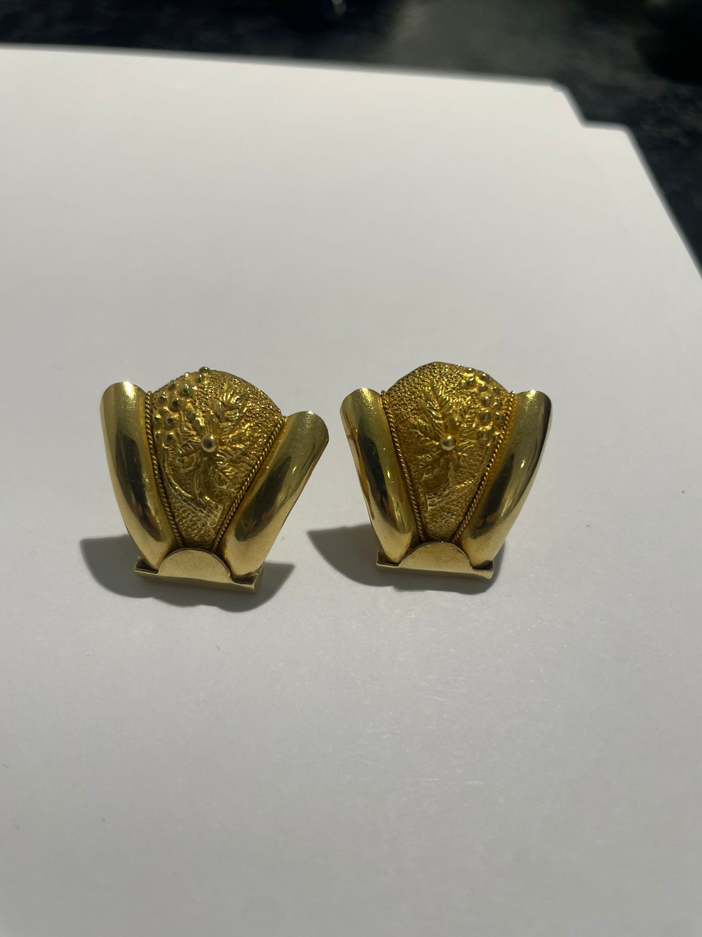 Boucles d'oreilles en or jaune 18K 8.24 Grs