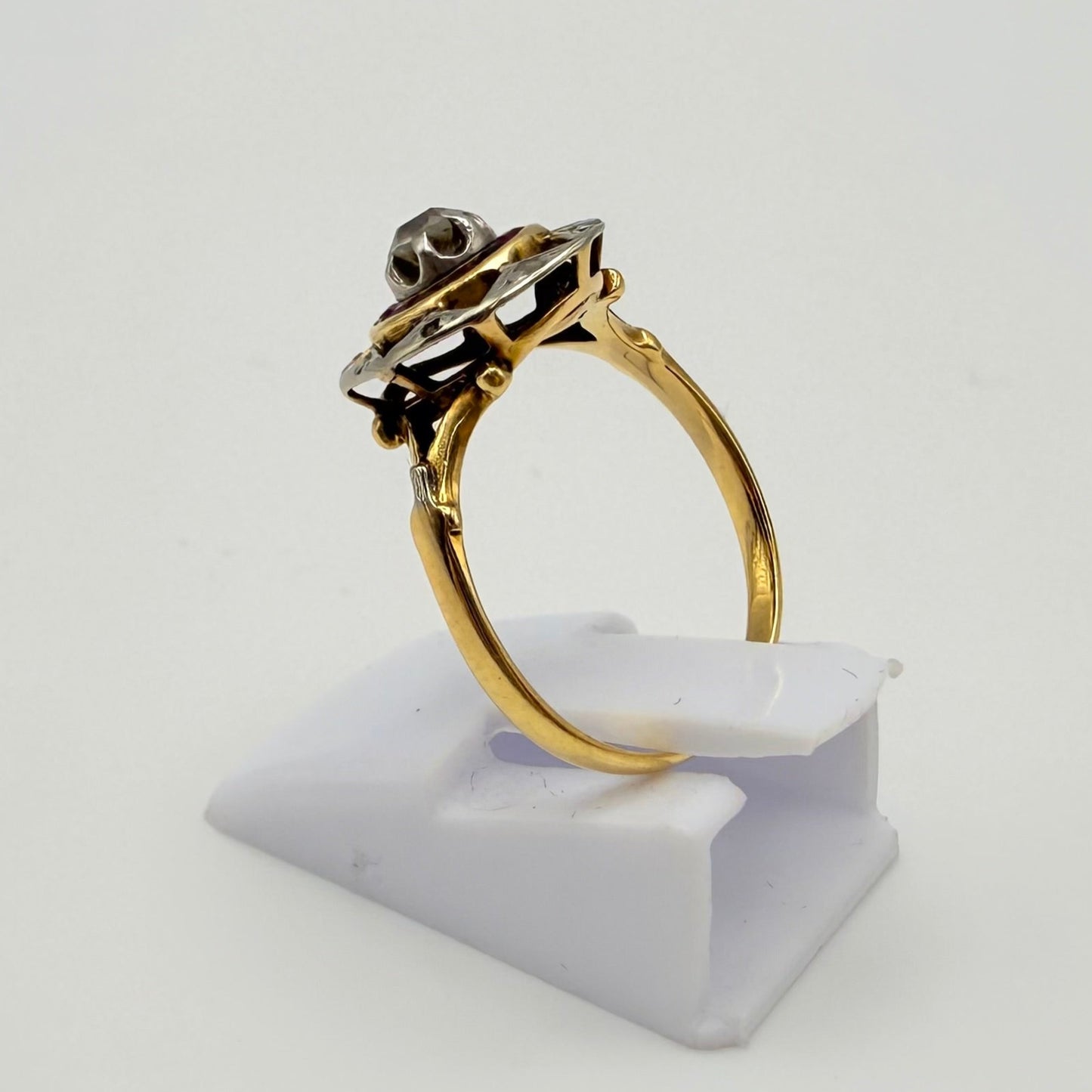 Bagues en Or Jaune avec Diamants et Rubis 18K - 2.36g