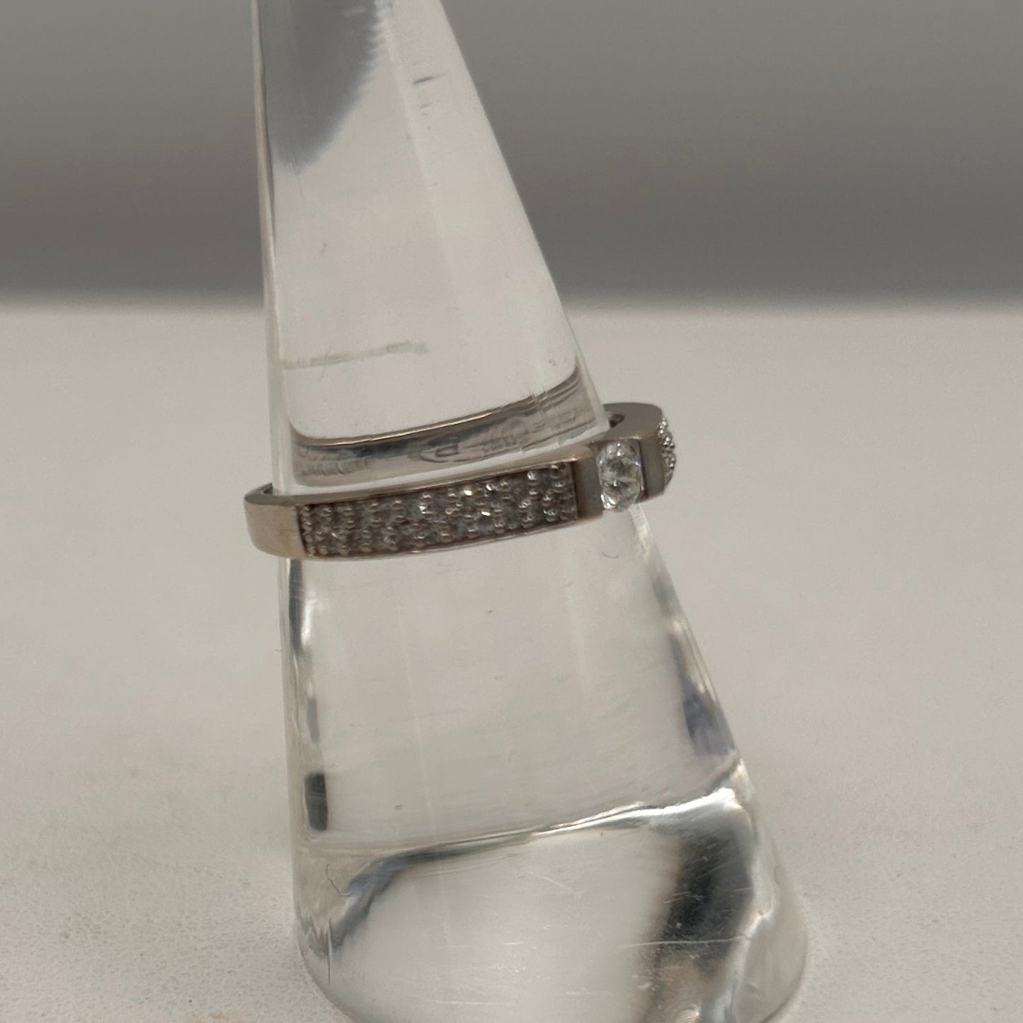 Bague Alliance Diamantée en Or Blanc 18K