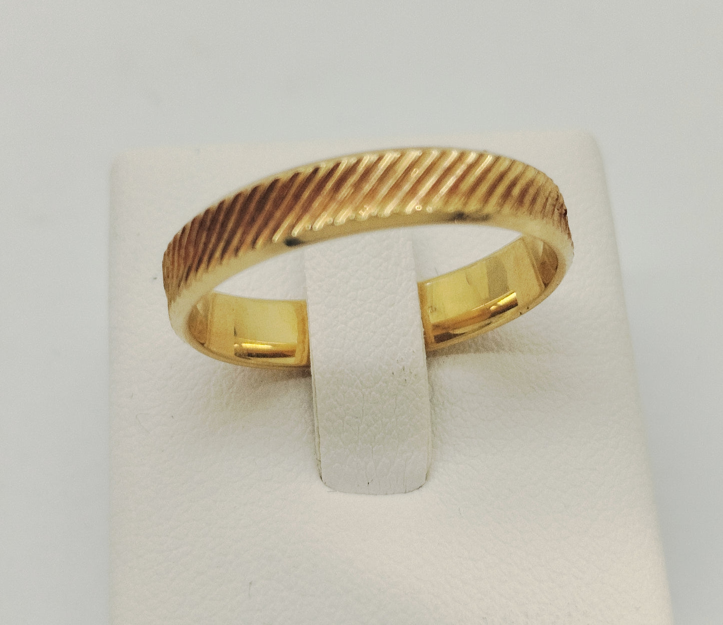 Alliance en Or Jaune 18k 4.41 Grs - Taille 62