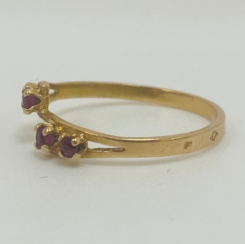 Bague en Or avec 4 Pierres Roses