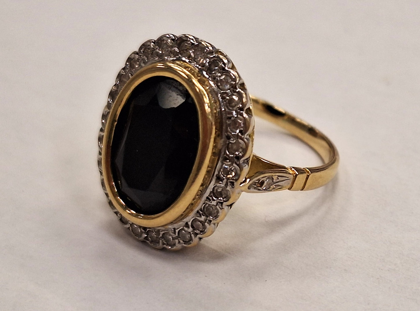 Bague Pompadour Vintage en Or Jaune 18K avec Saphir et Diamants