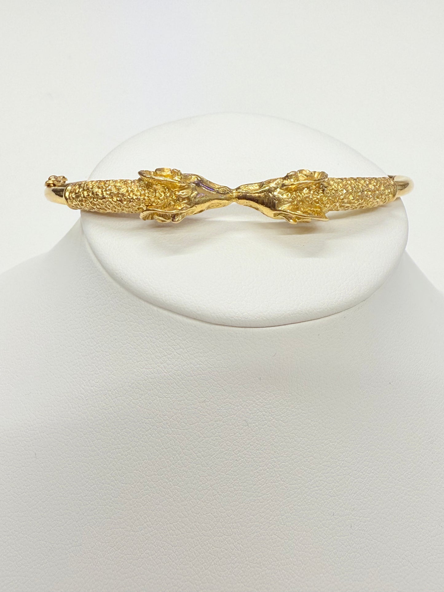 Jonc en Or jaune 18k avec têtes de bélier