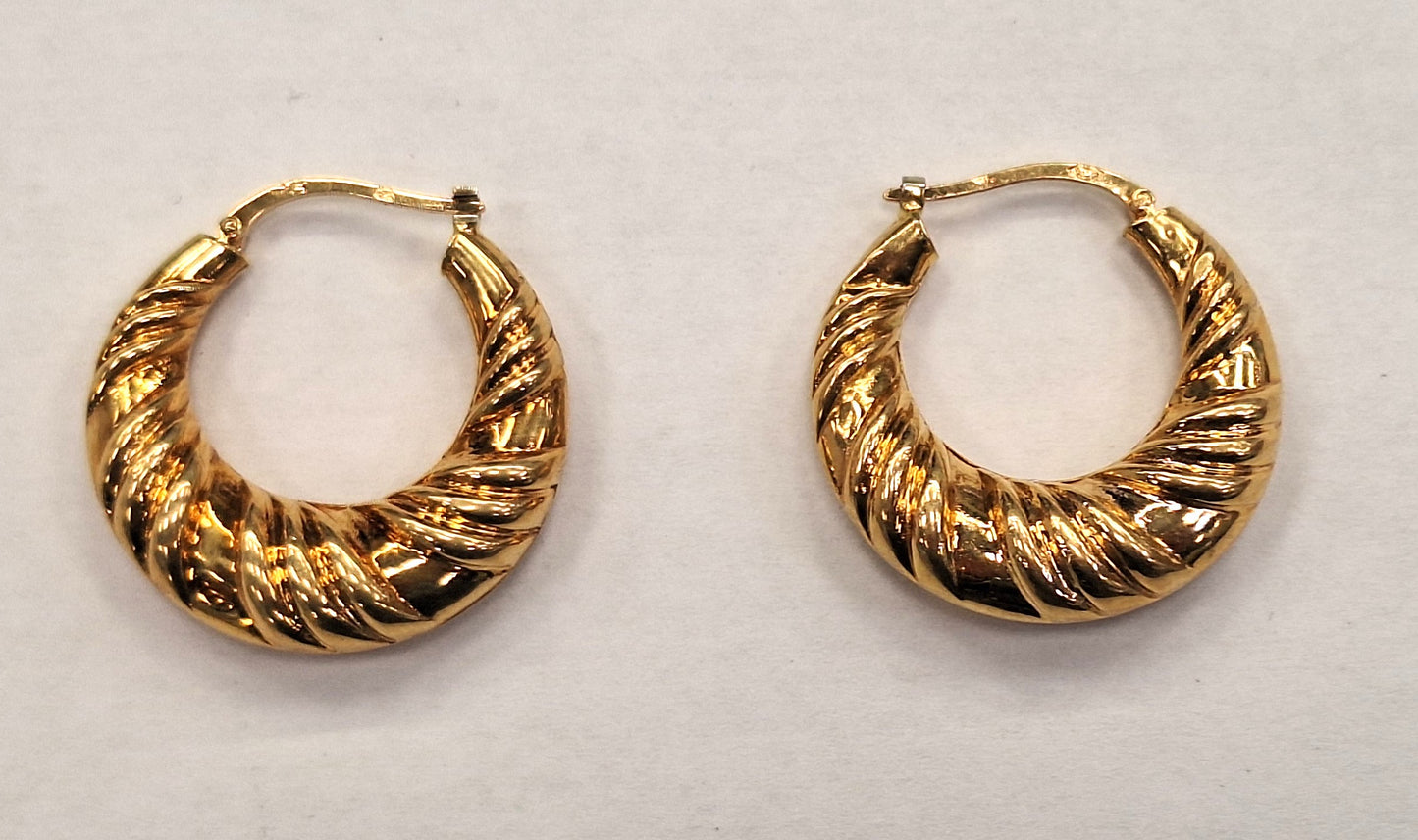 Boucles d'oreilles créoles en or jaune 18K