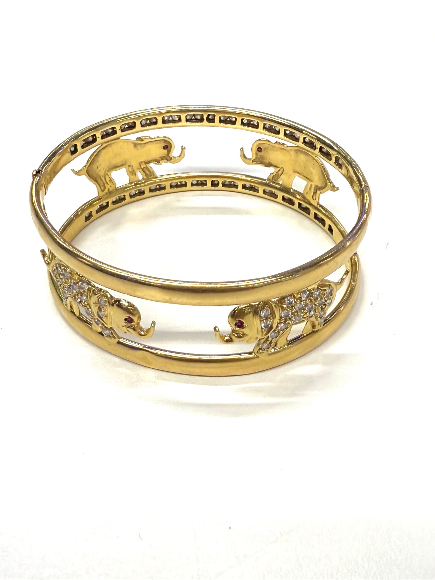Bracelet Jonc en Or jaune avec éléphant et zirconium