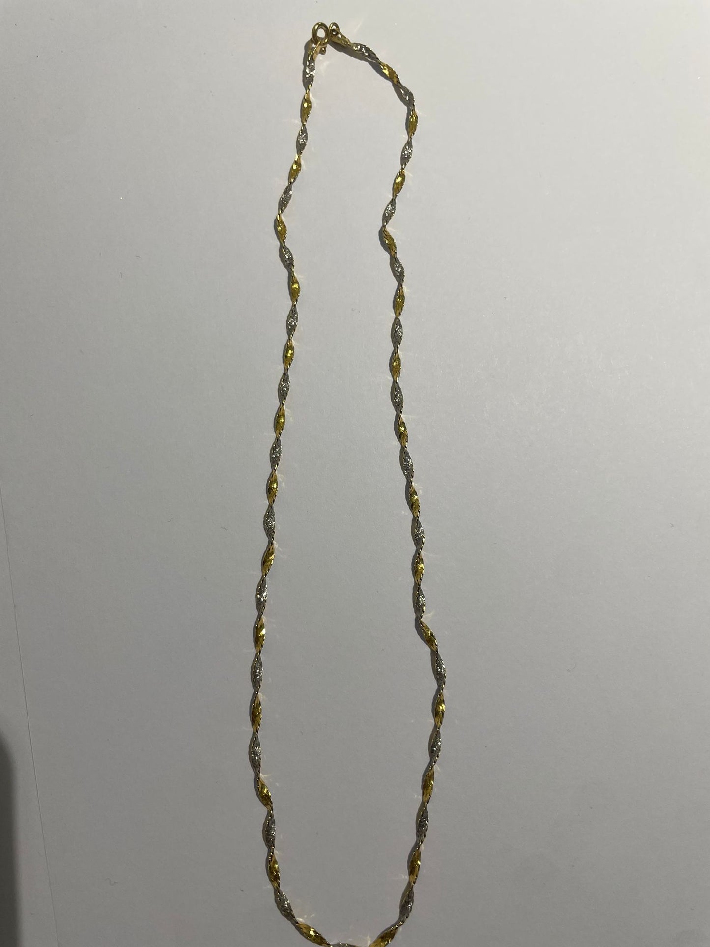Collier Ras du Cou en Or Jaune et Blanc 18K 4.33 Grs