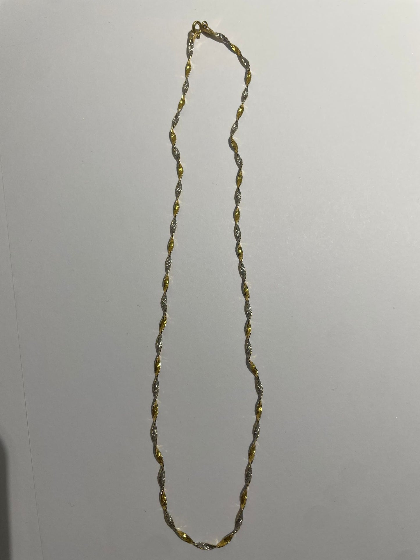 Collier Ras du Cou en Or Jaune et Blanc 18K 4.33 Grs