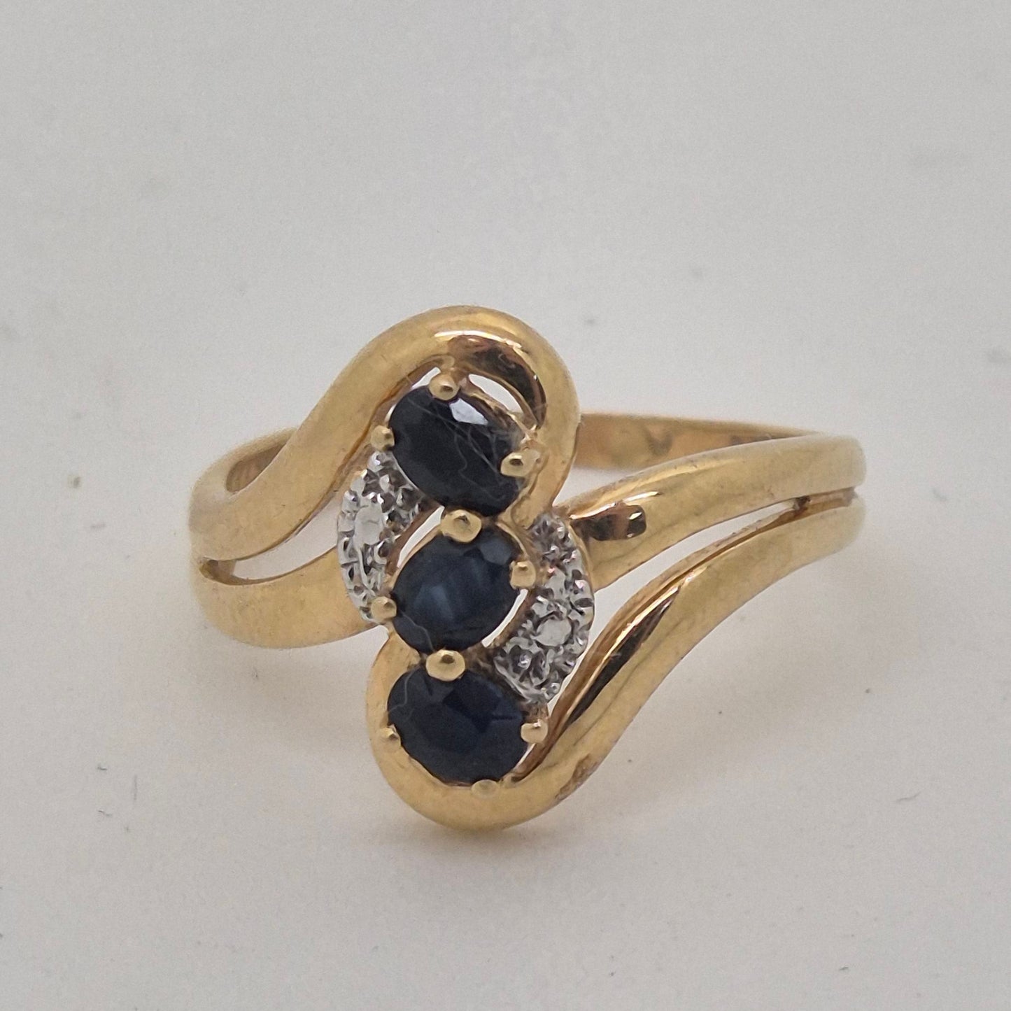 Bague en Or jaune 18k avec saphirs