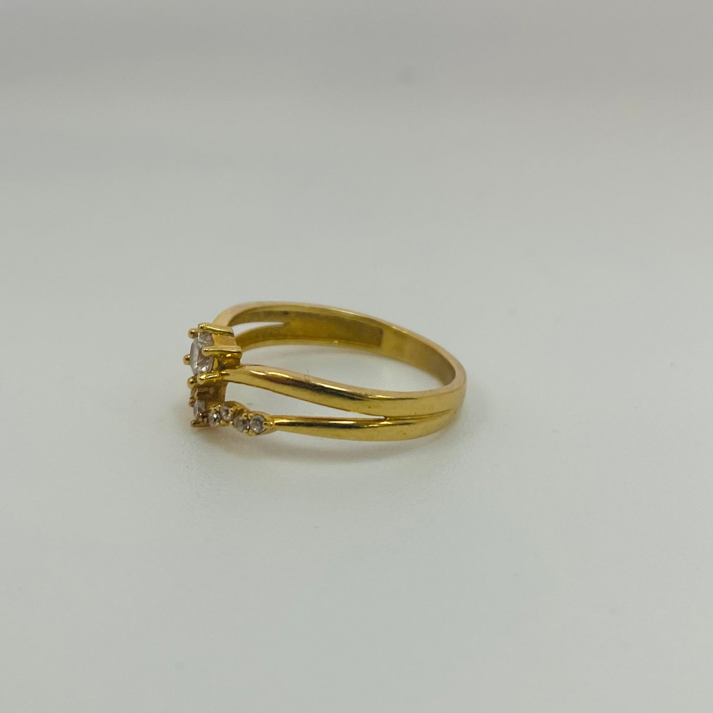 Bague Or Jaune 18K avec 10 Oxyde de Zirconium