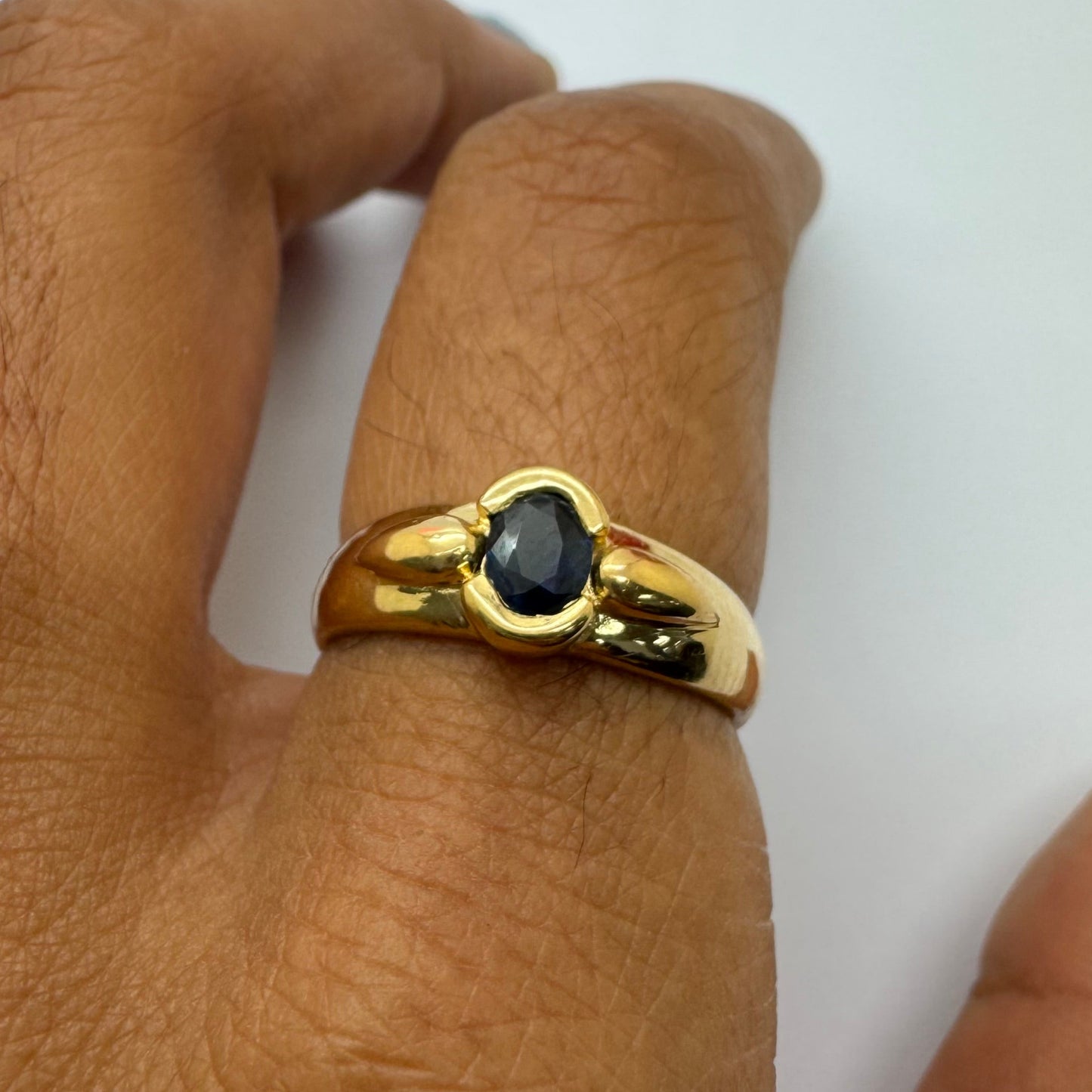 Bague en Or Jaune 18K avec Saphir T53