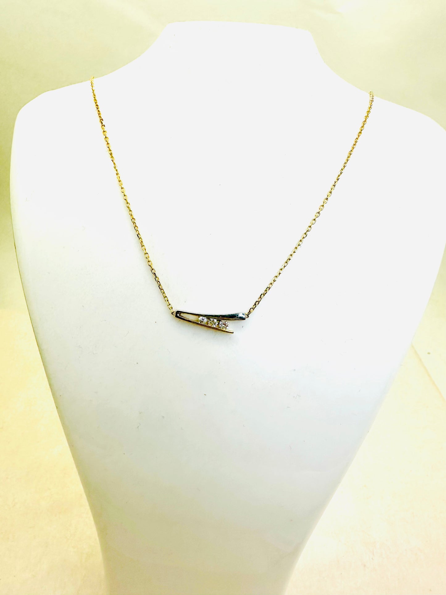 Collier Princesse en Or Blanc 18 Carats avec Diamants
