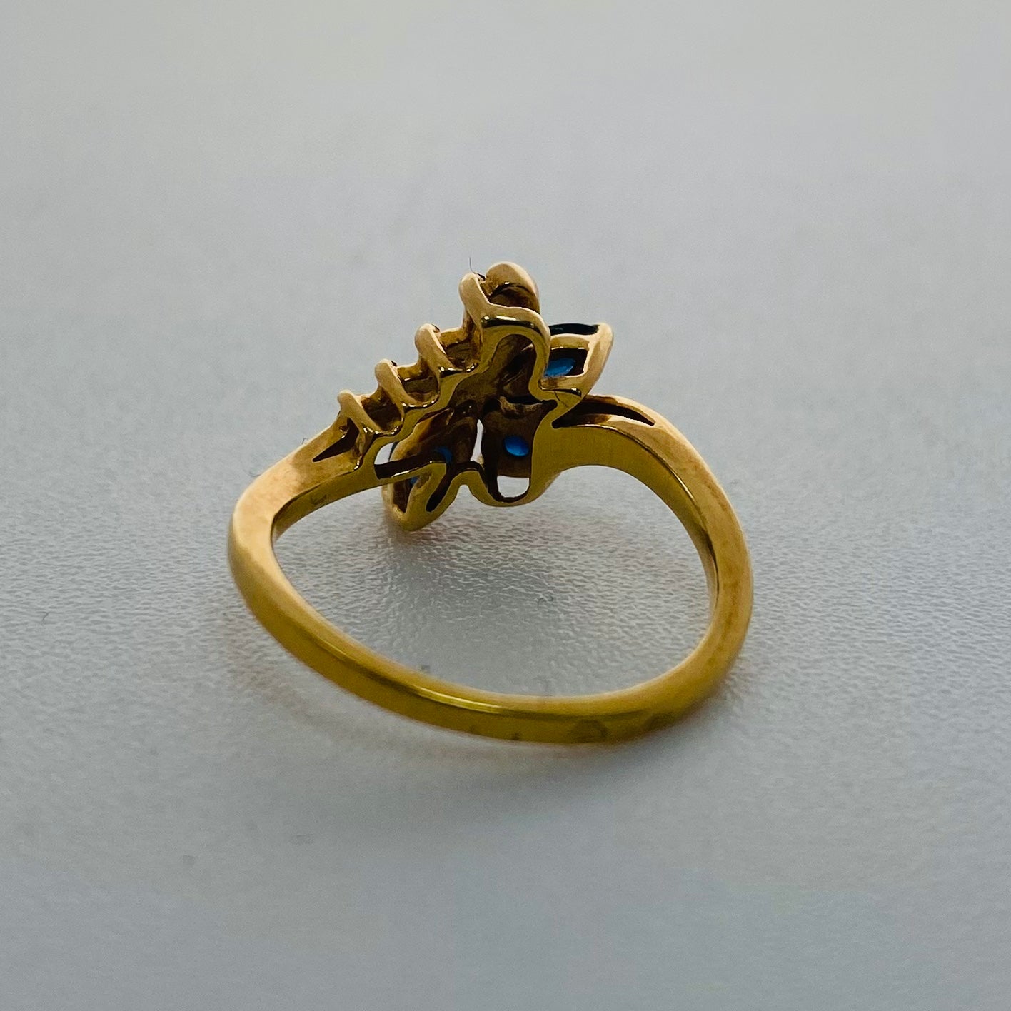 Bagues en Or Jaune avec Diamants et Saphirs