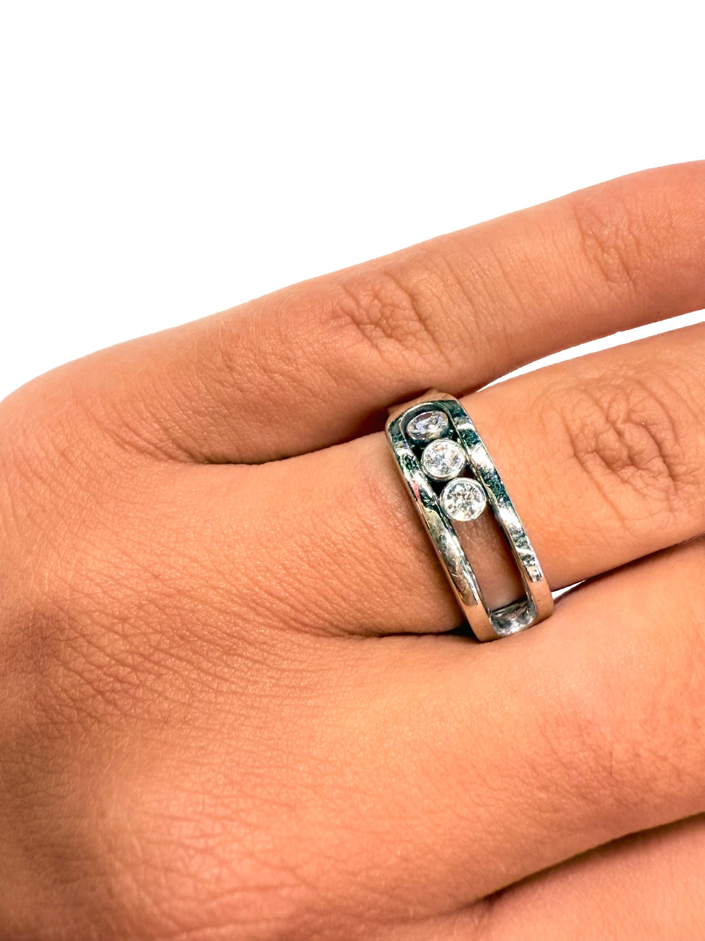Bague Signée Or Blanc 18K avec Diamants MESSIKA 4.04 Grs - Taille 52