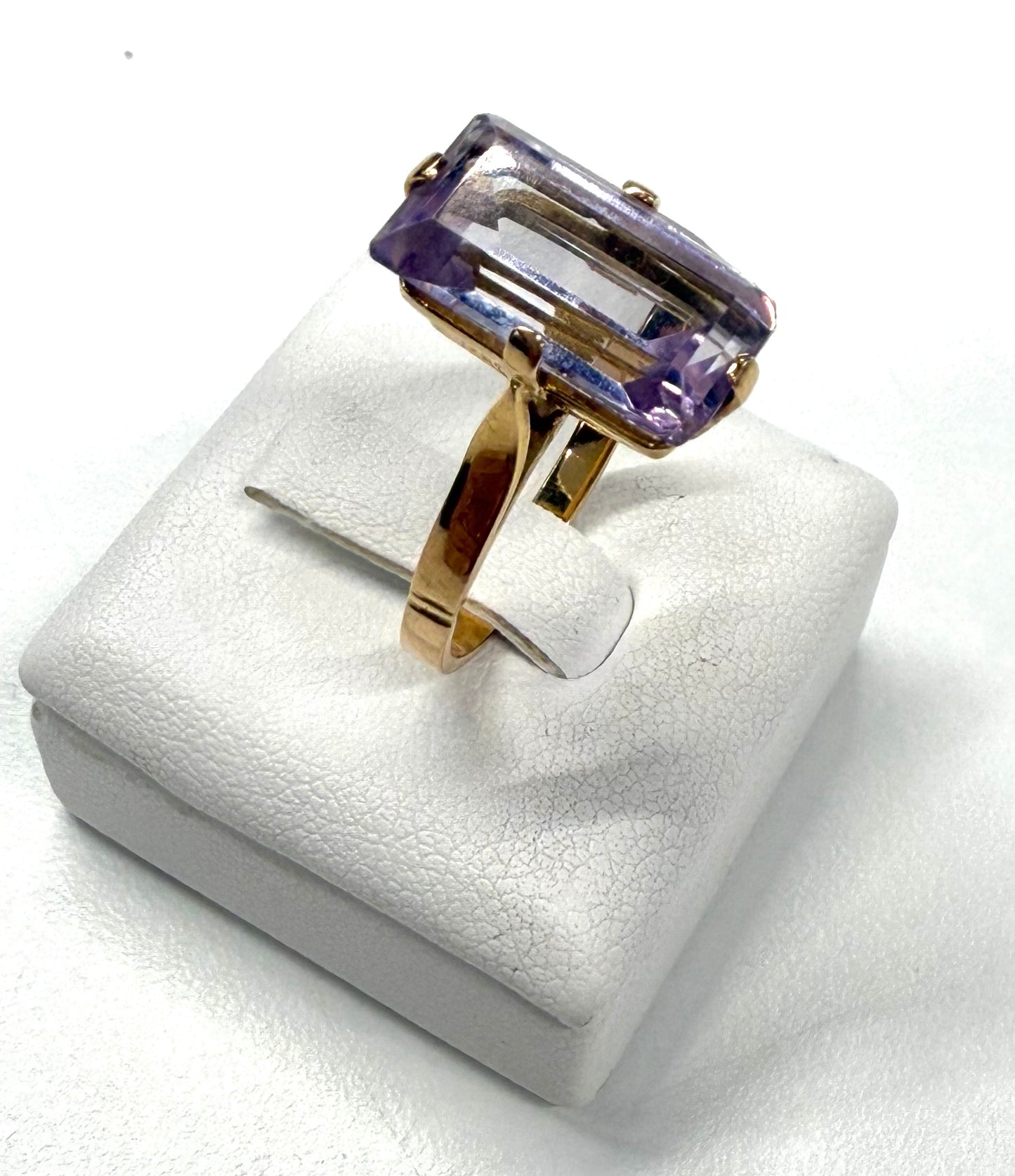 Bague en Or Jaune 18K et Améthyste T.52