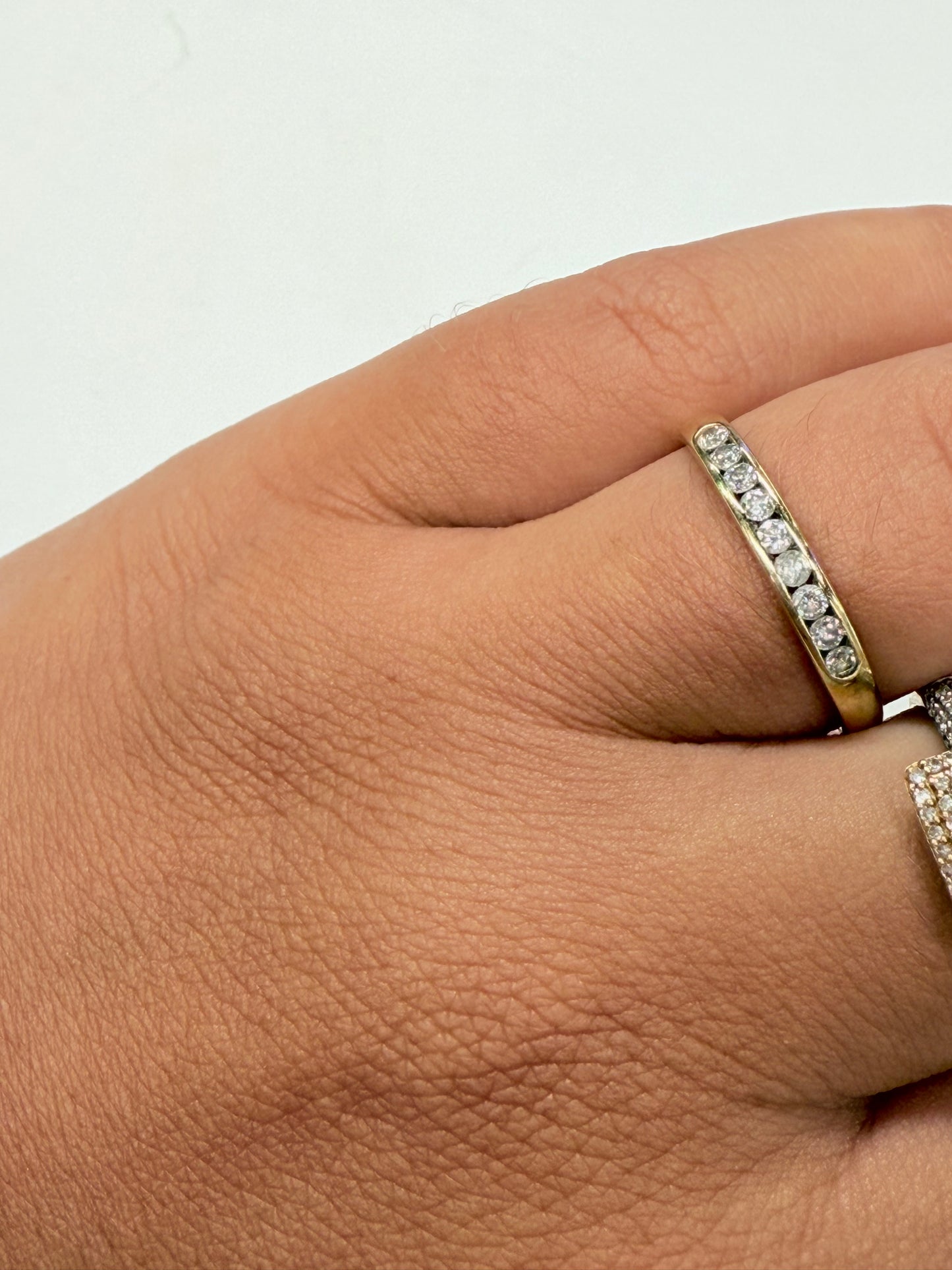 Bague demi tour en or jaune 18k et diamants