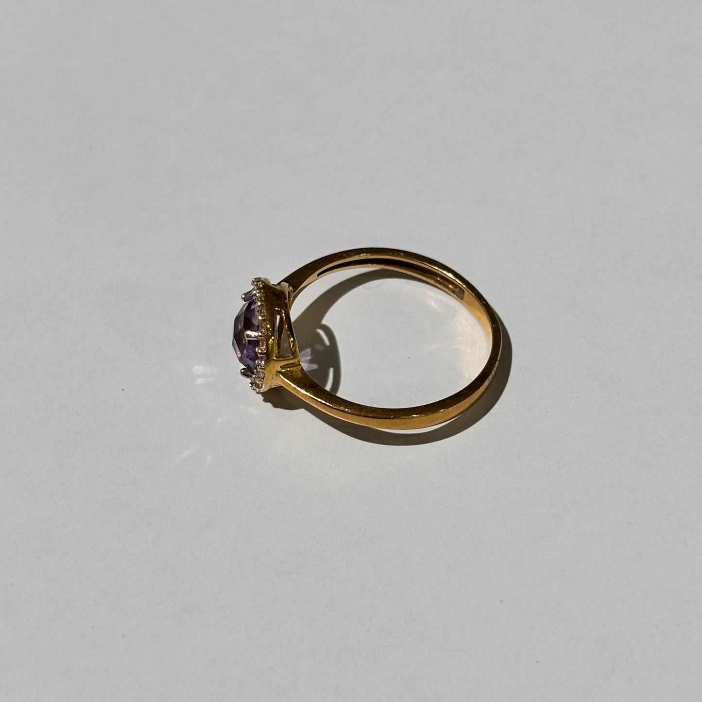 Solitaire Or Jaune 18 Carats avec Améthyste et Oxyde de Zirconium