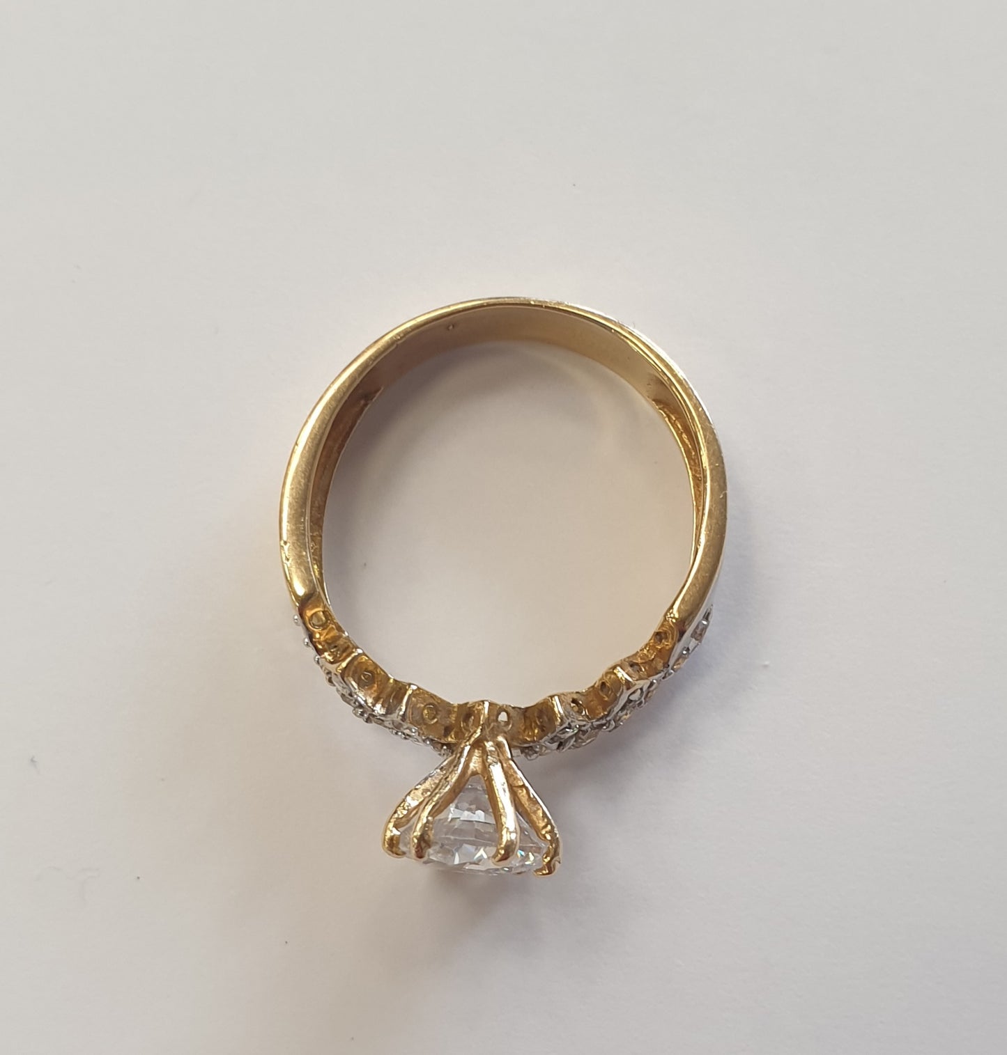 Bagues Or Jaune 18k avec Oxyde de Zirconium