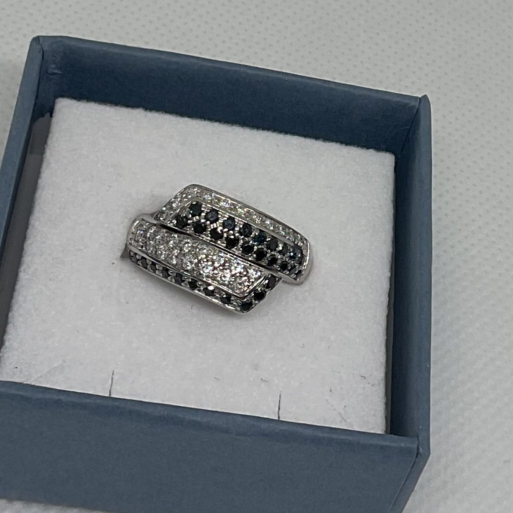 Bague Or Blanc 18K avec Diamants Noirs/Blancs