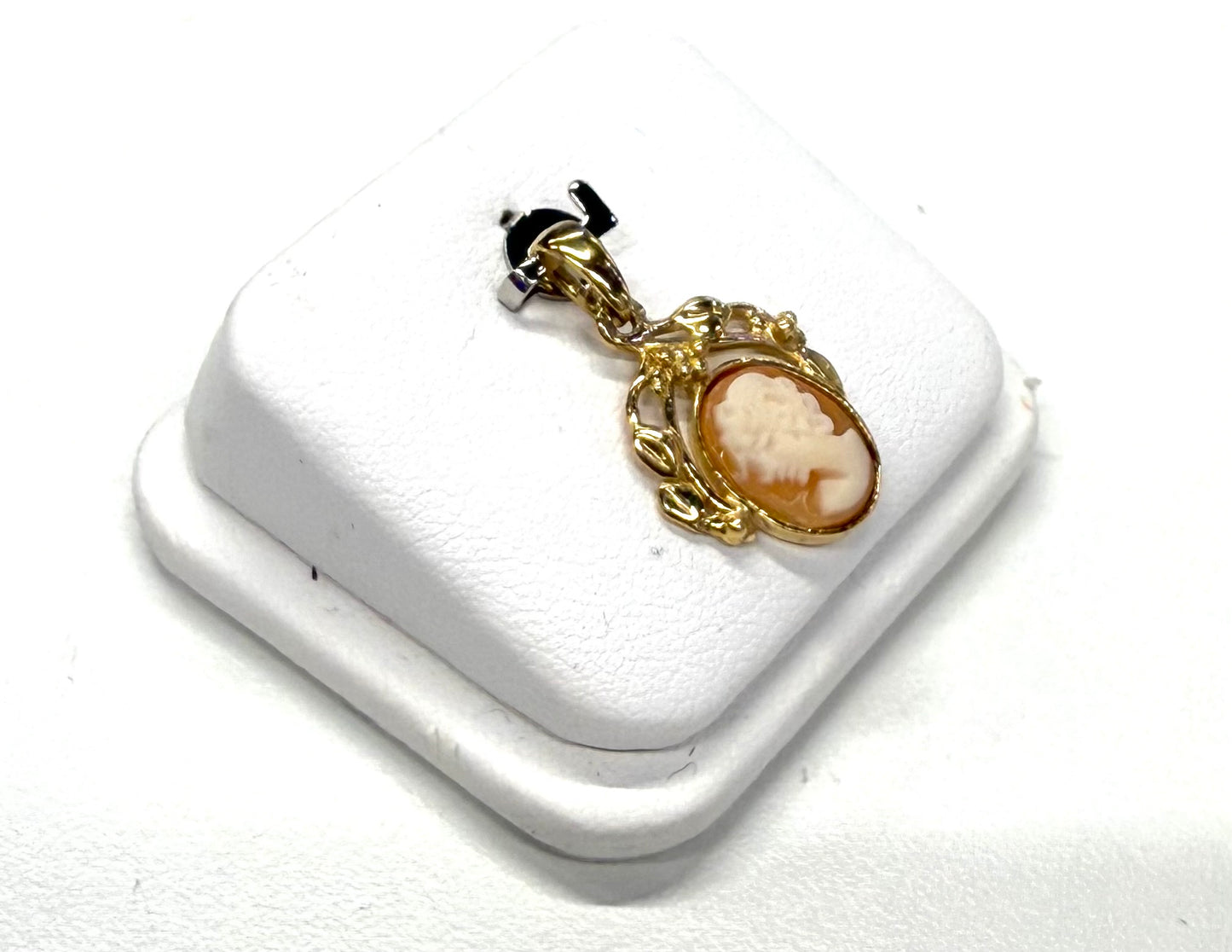 Pendentif Camée Or Jaune 18k visage femme