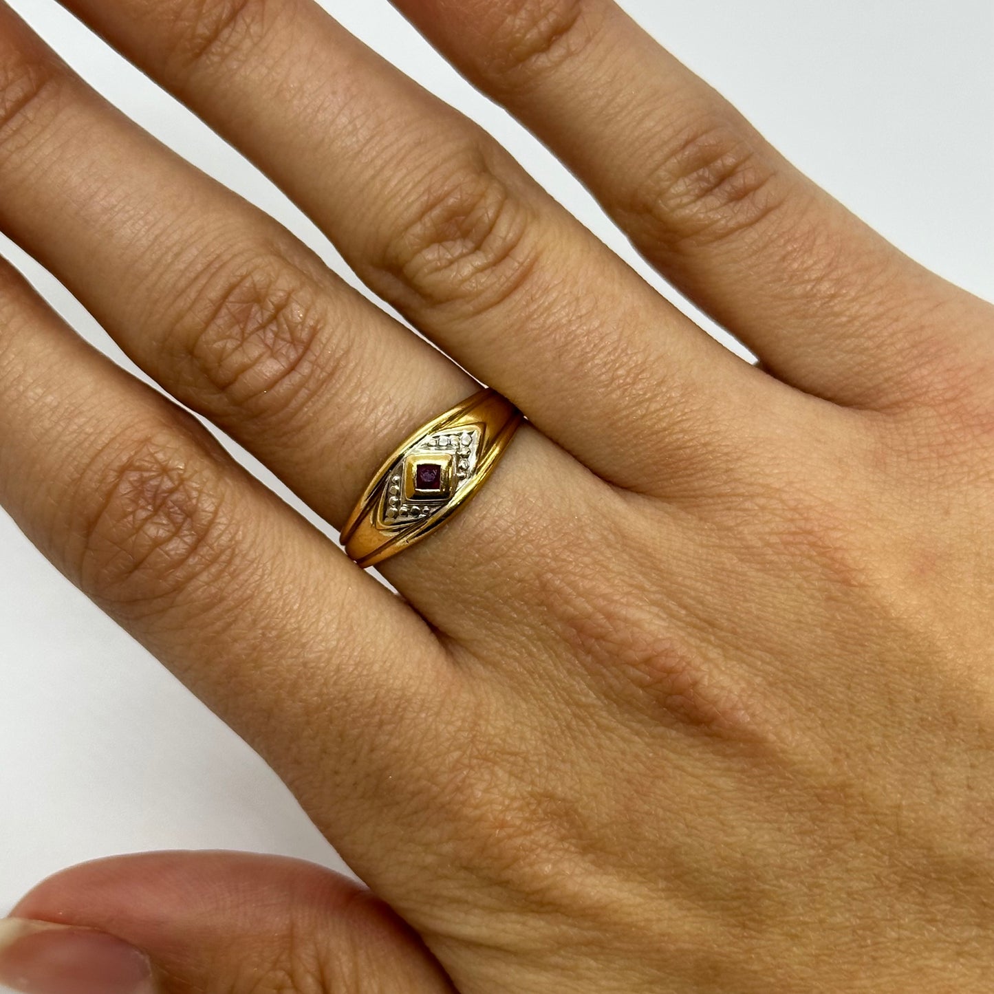 Bague 2 ors avec Pierre Rouge