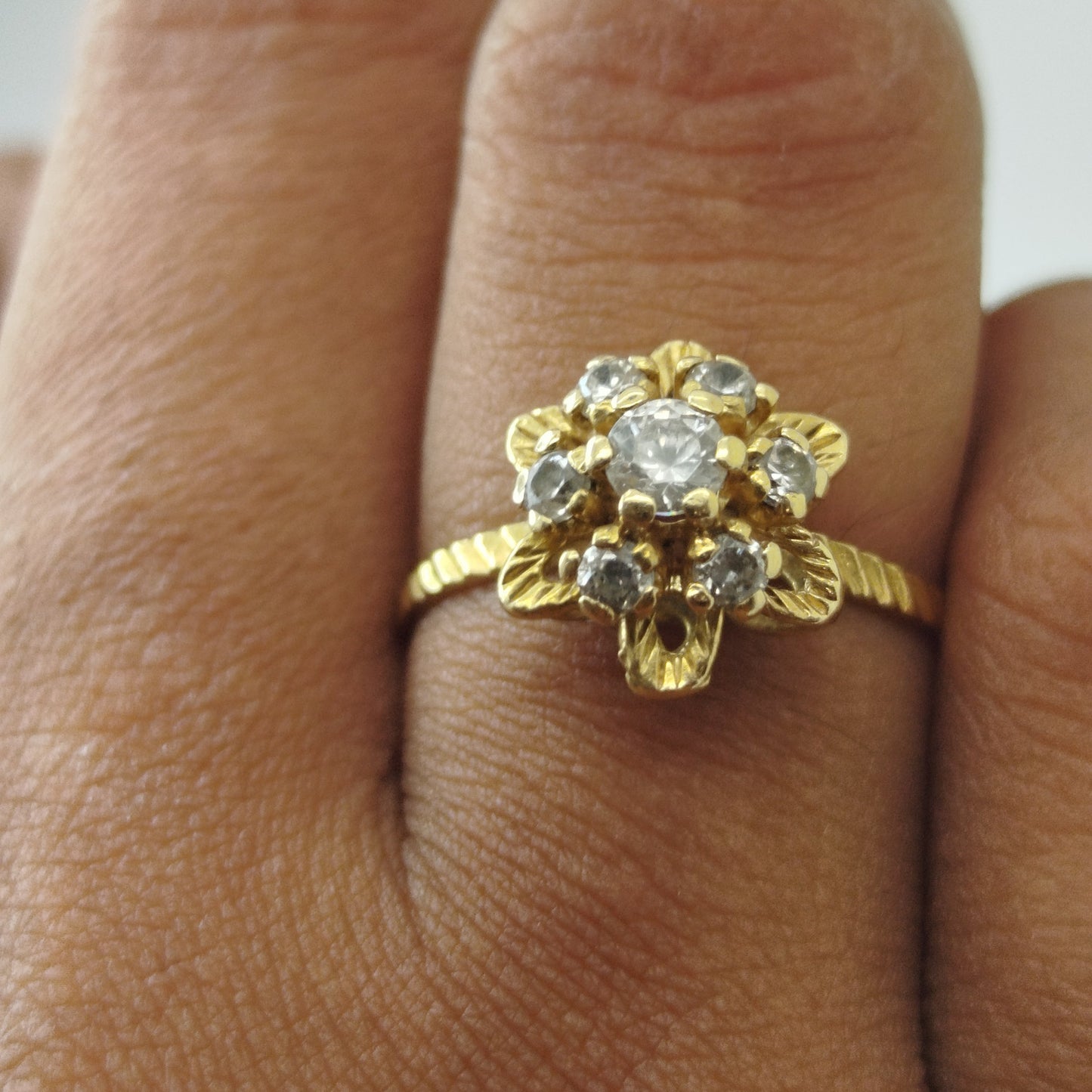 Bague Fleur en Or Jaune 18 Carats 2.39 Grs - Taille 51