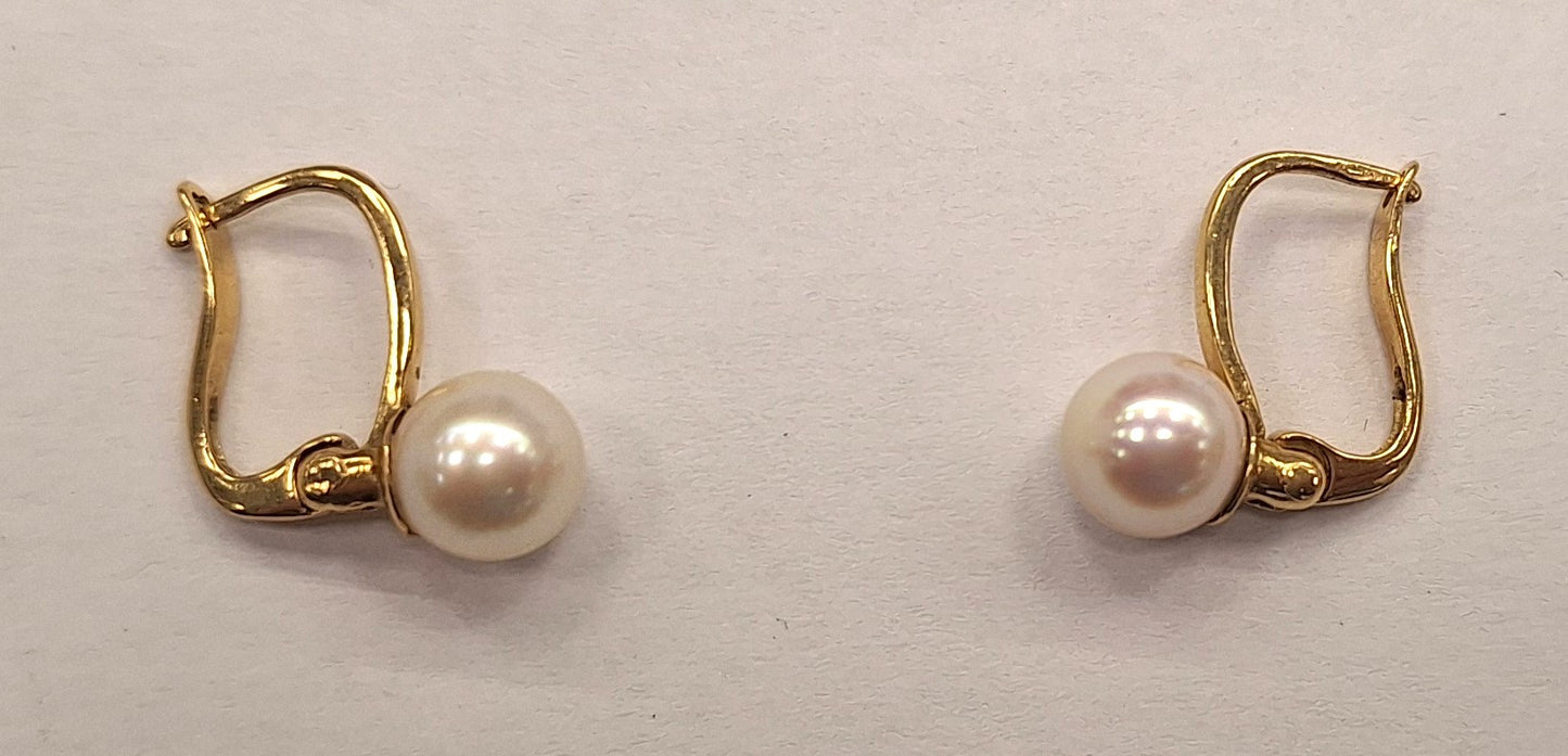 Boucles d'oreilles dormeuses en Or jaune 18Kavec perles