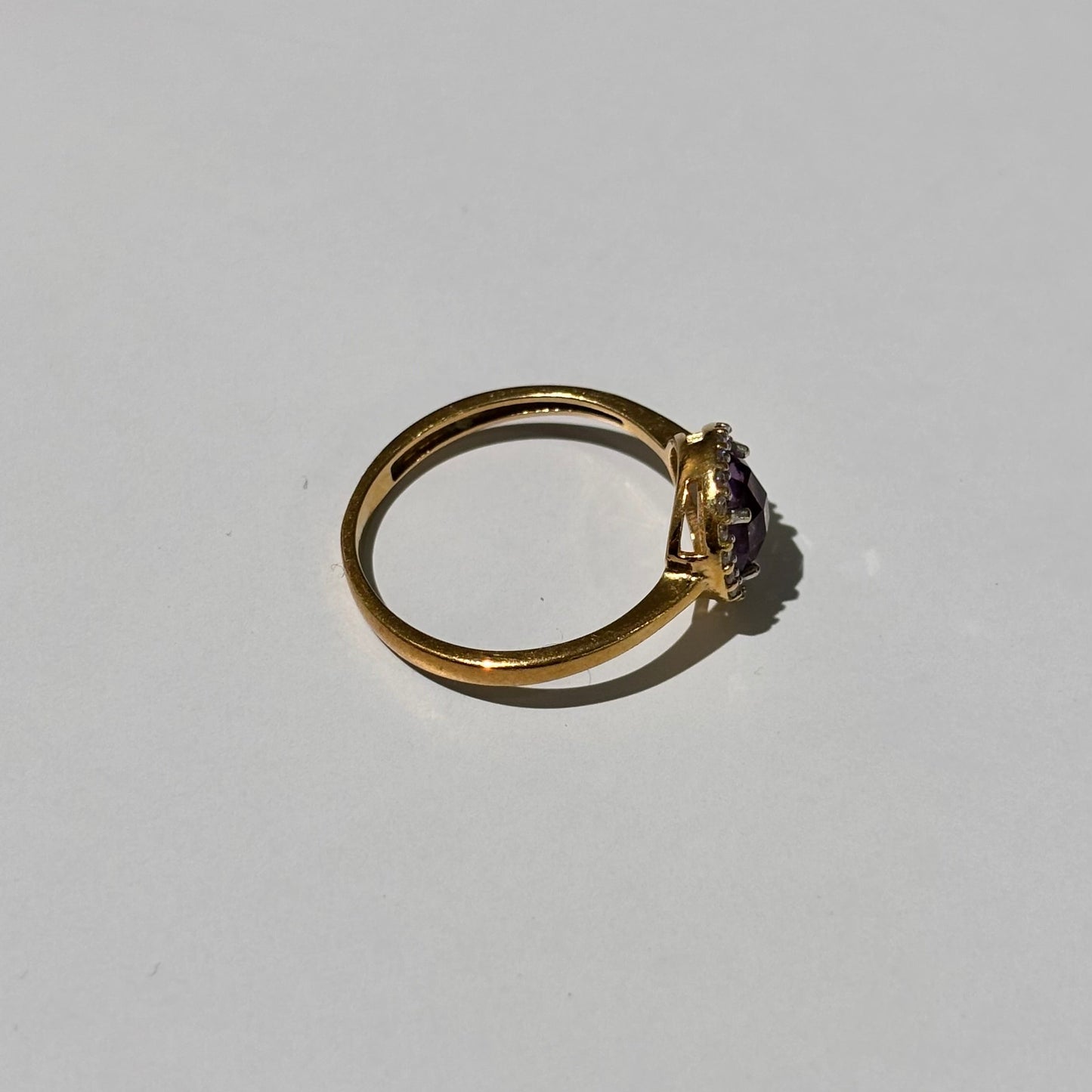 Solitaire Or Jaune 18 Carats avec Améthyste et Oxyde de Zirconium