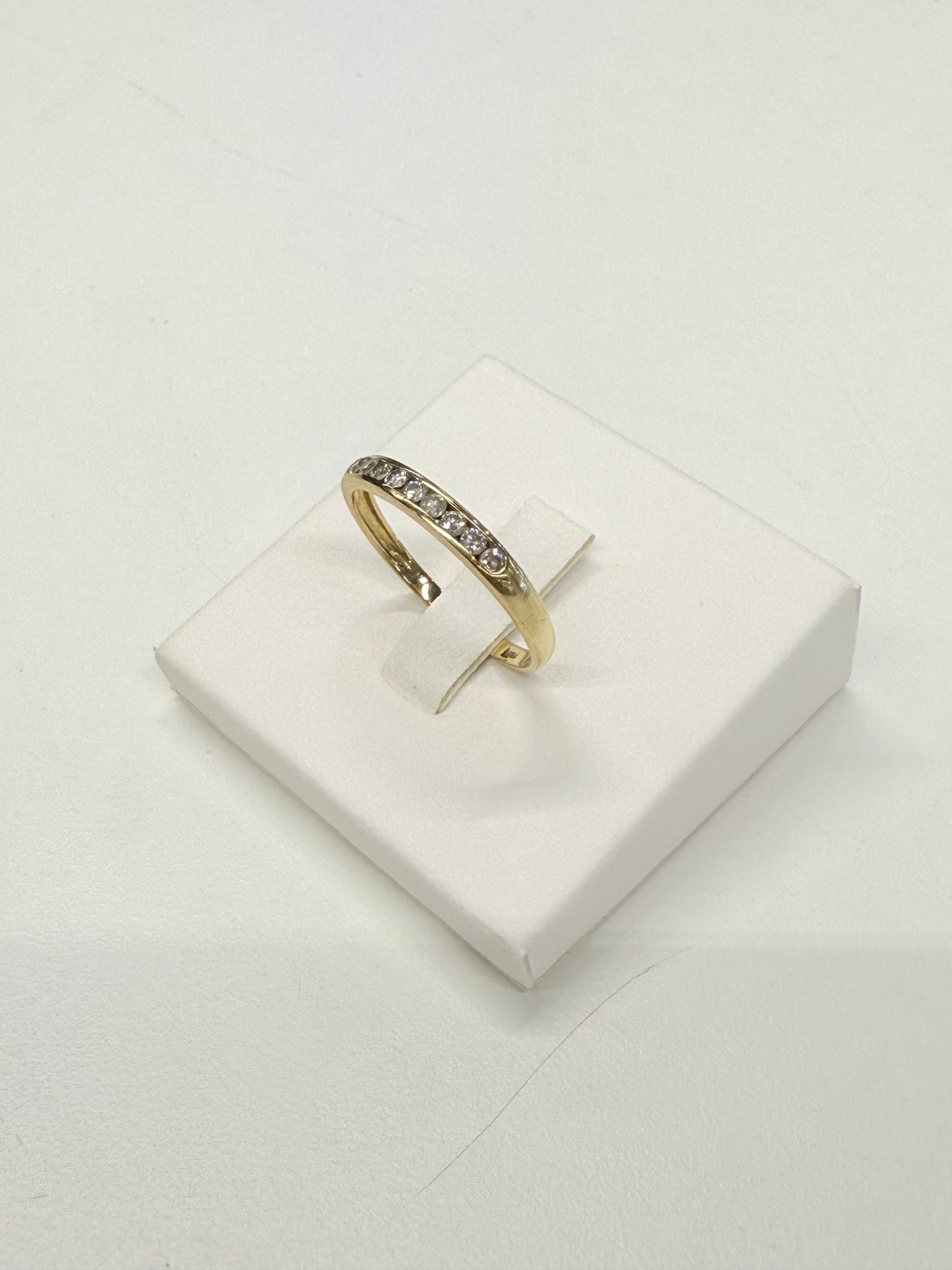 Bague demi tour en or jaune 18k et diamants