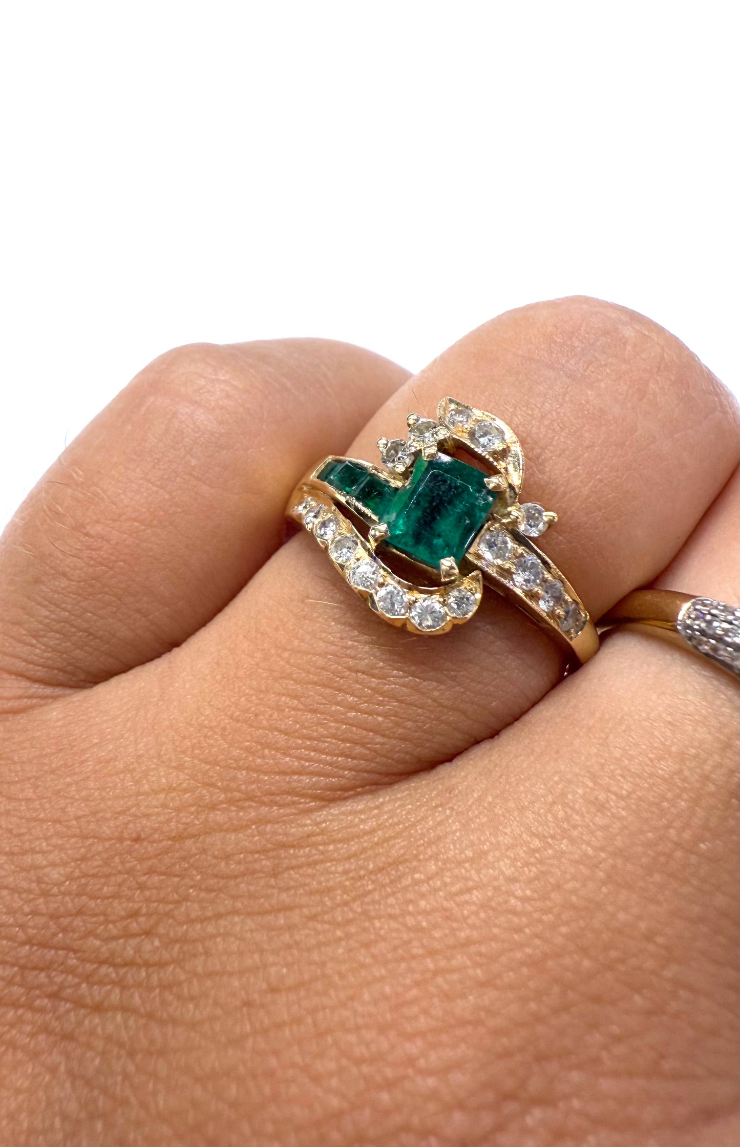 Bague en Or Jaune 18k avec Émeraude et Diamants