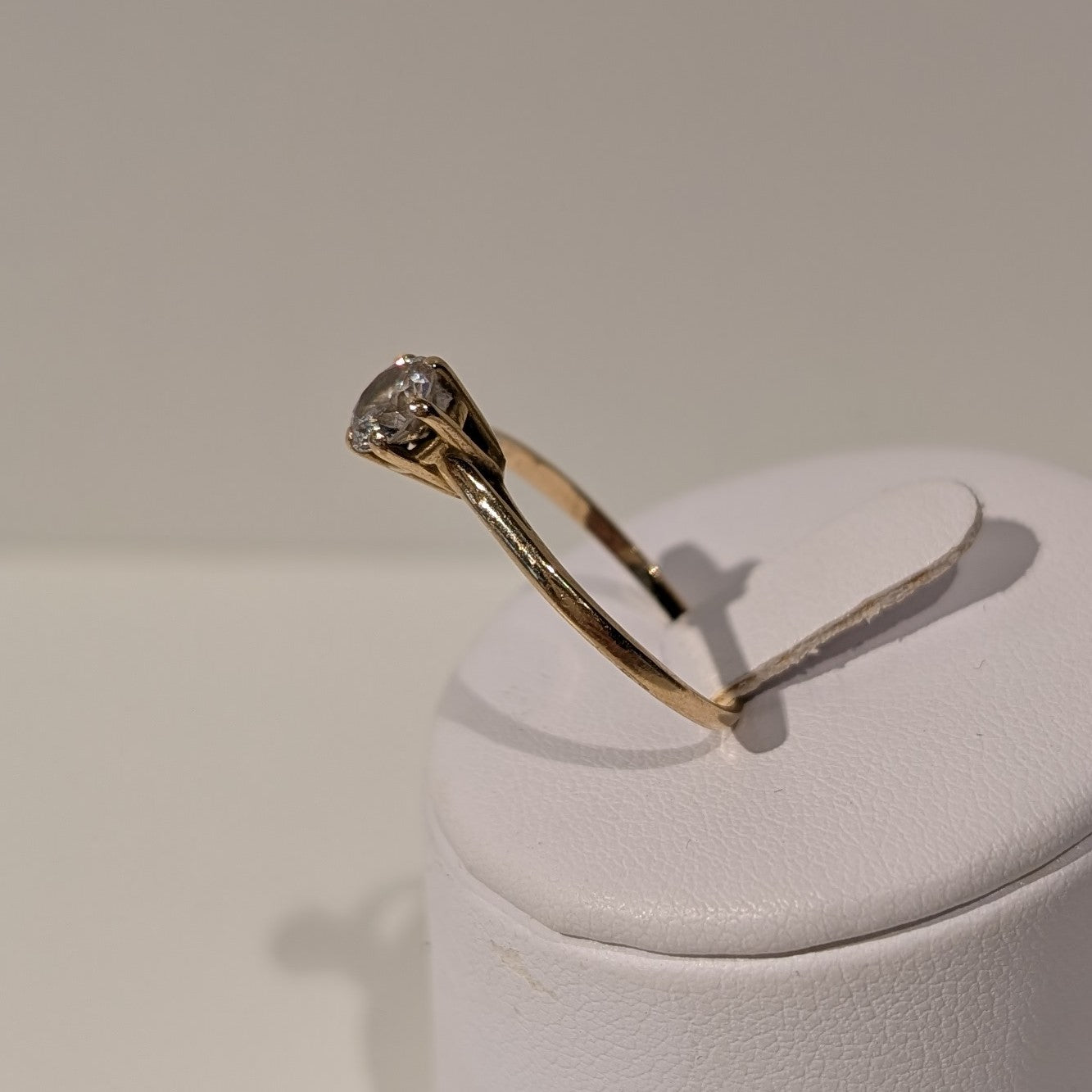 Bague Solitaire Or Jaune 18K avec Zirconium