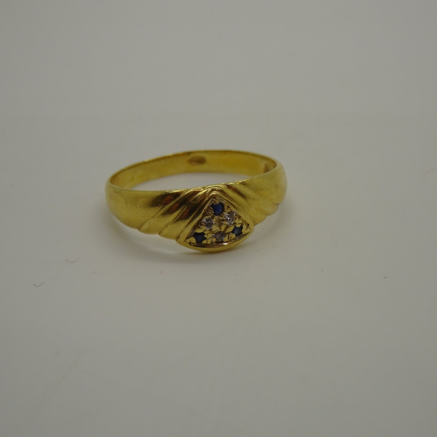 Bague Diamants et Spinelle Bleu en Or Jaune 18K