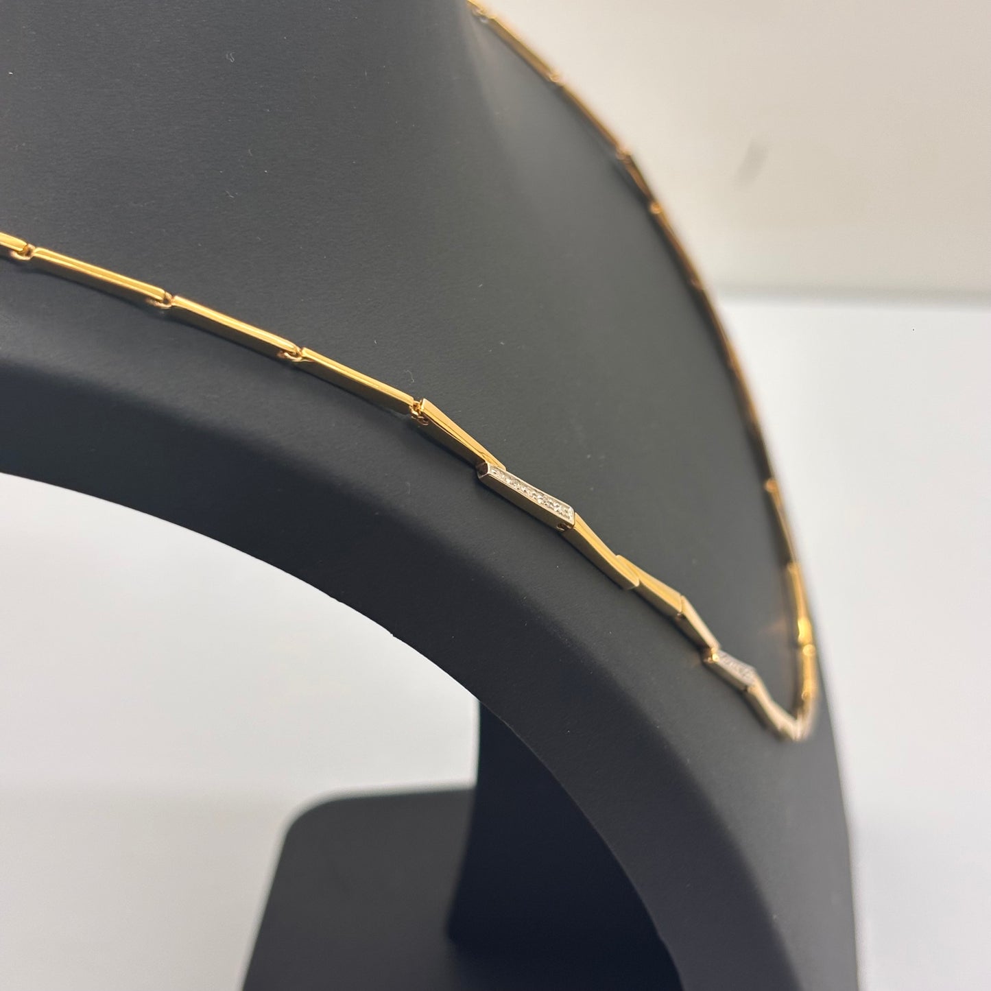 Collier ras du cou en or 18K 11.43 Grs