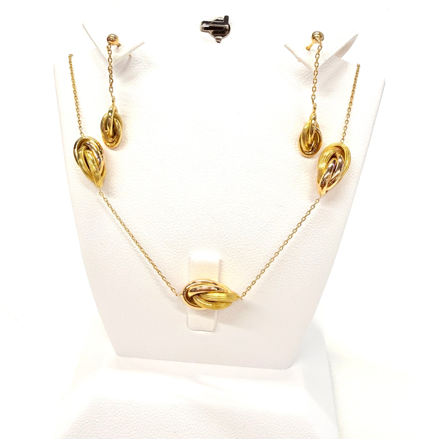 Parure collier et boucles oreilles en or jaune 18k 3.96 Grs