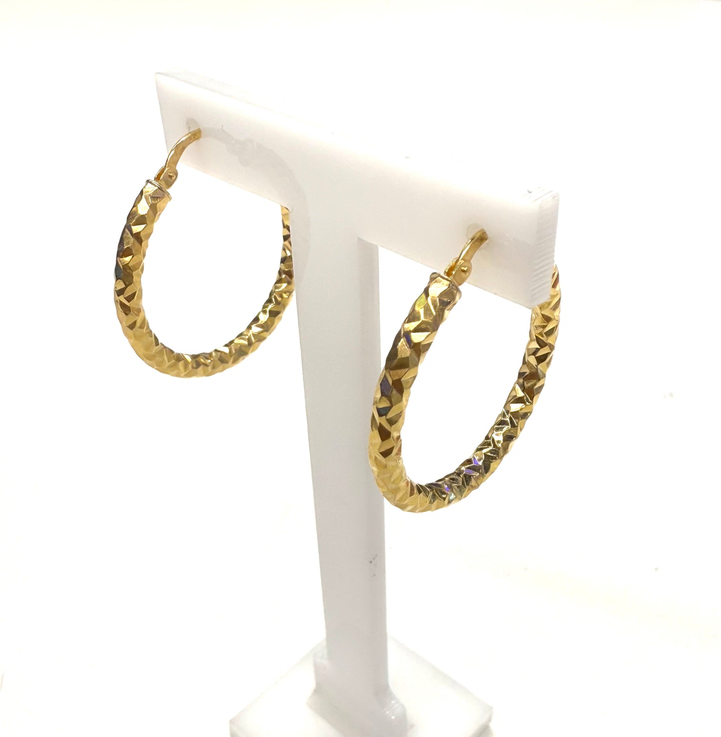 Boucles d'oreilles créoles en or jaune 18k 2.87 Grs
