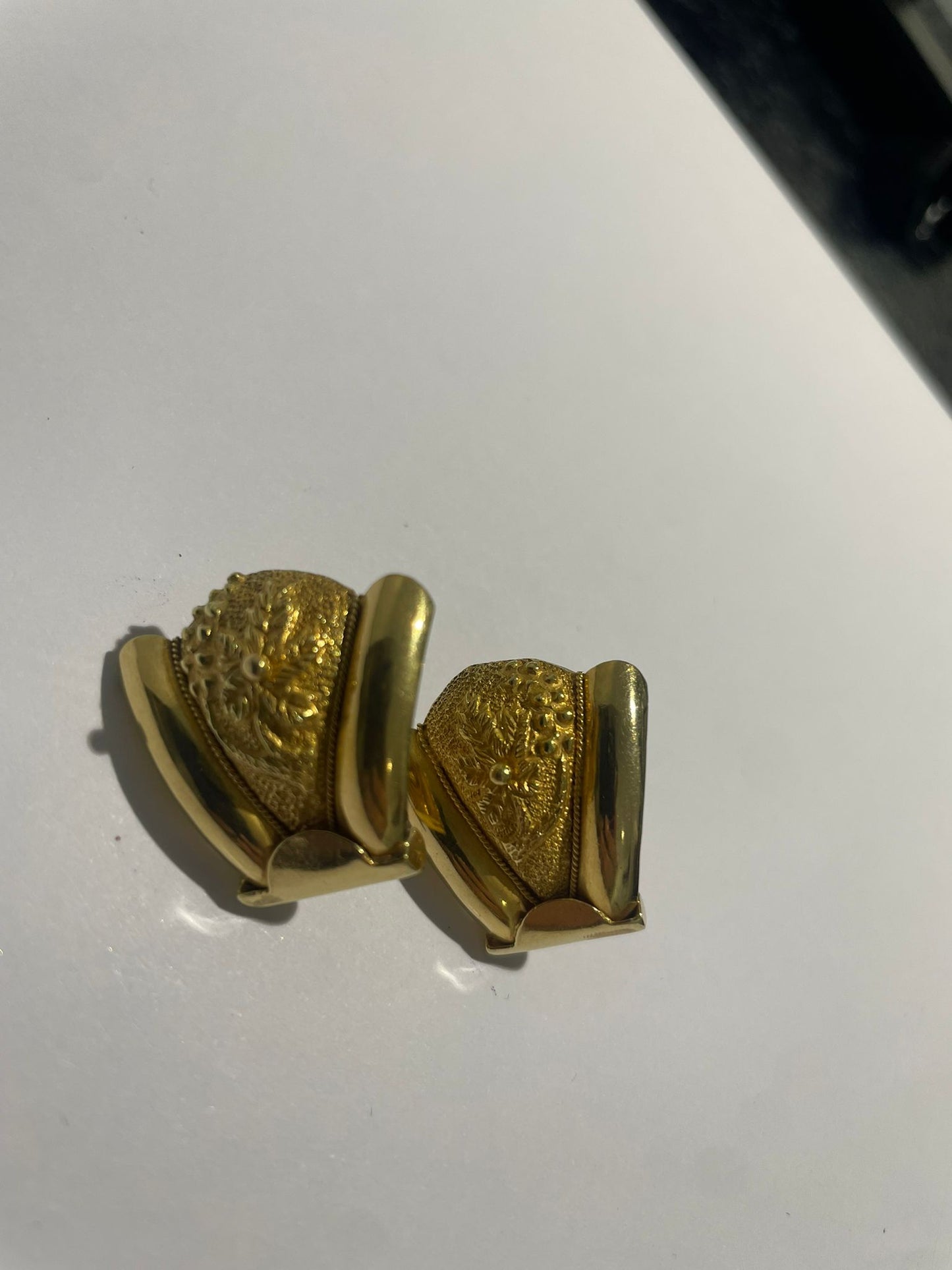 Boucles d'oreilles en or jaune 18K 8.24 Grs