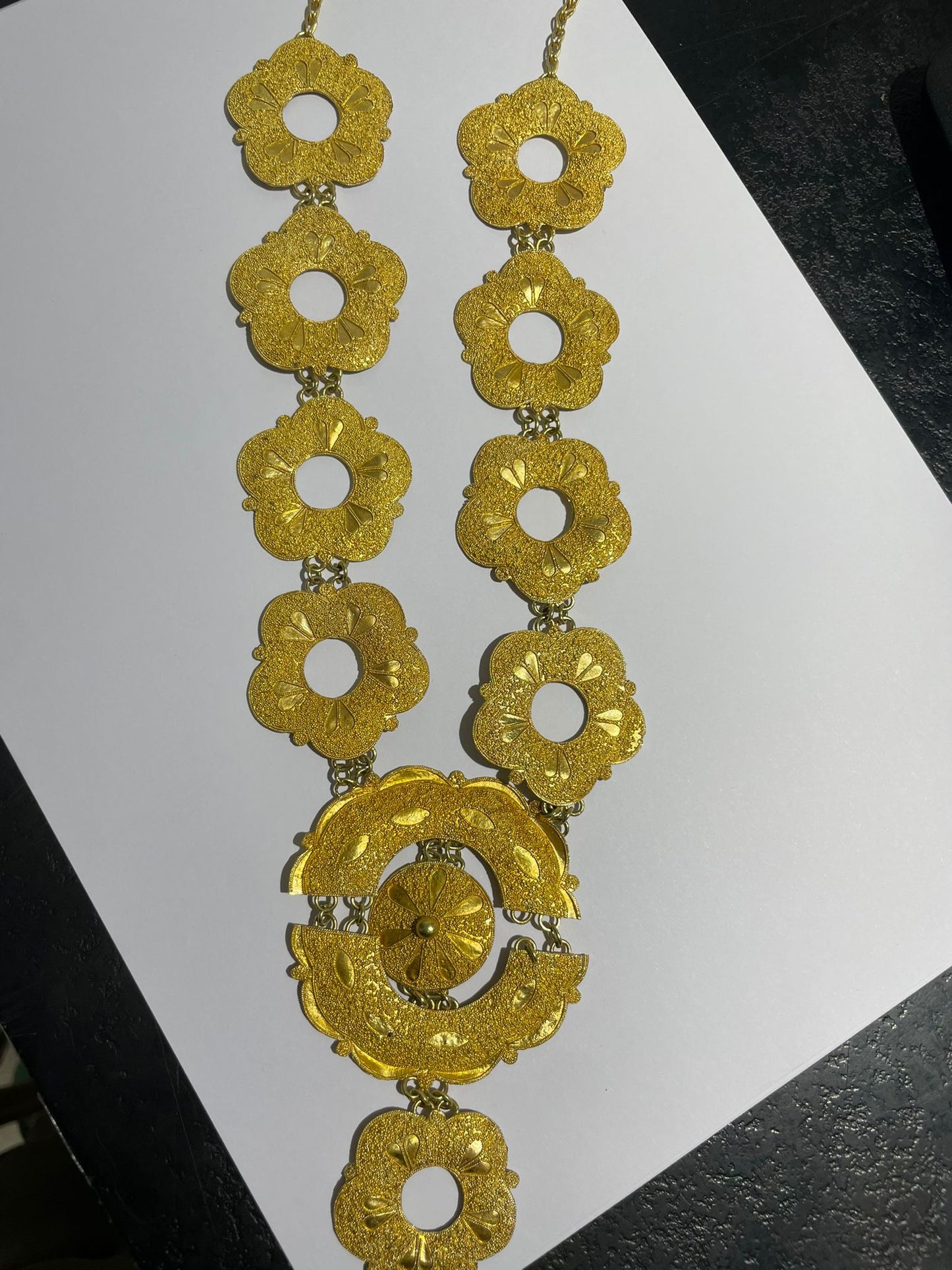 Collier pendentifs fleurs en or jaune 18K 92.30 Grs