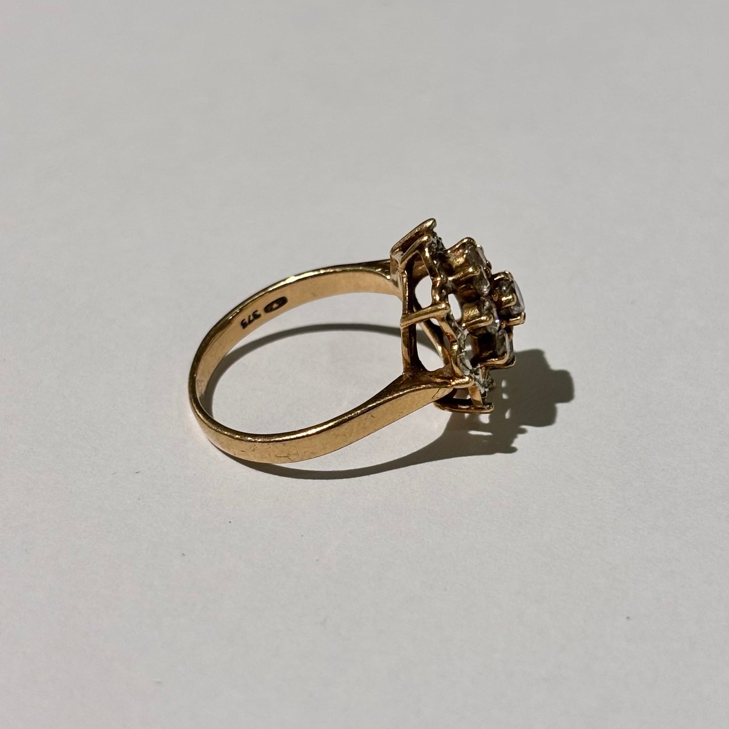 Bague Chou en Or Jaune avec 9 Oxyde de Zirconium