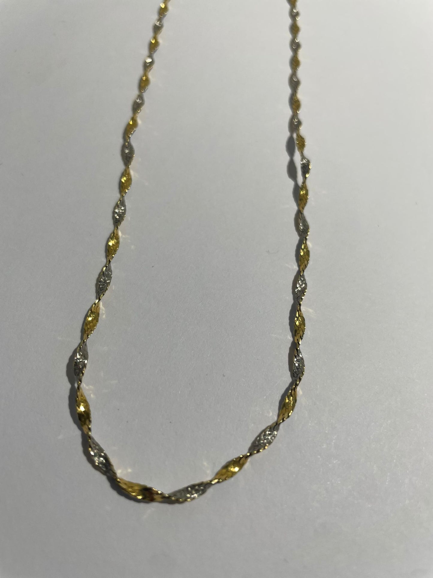 Collier Ras du Cou en Or Jaune et Blanc 18K 4.33 Grs