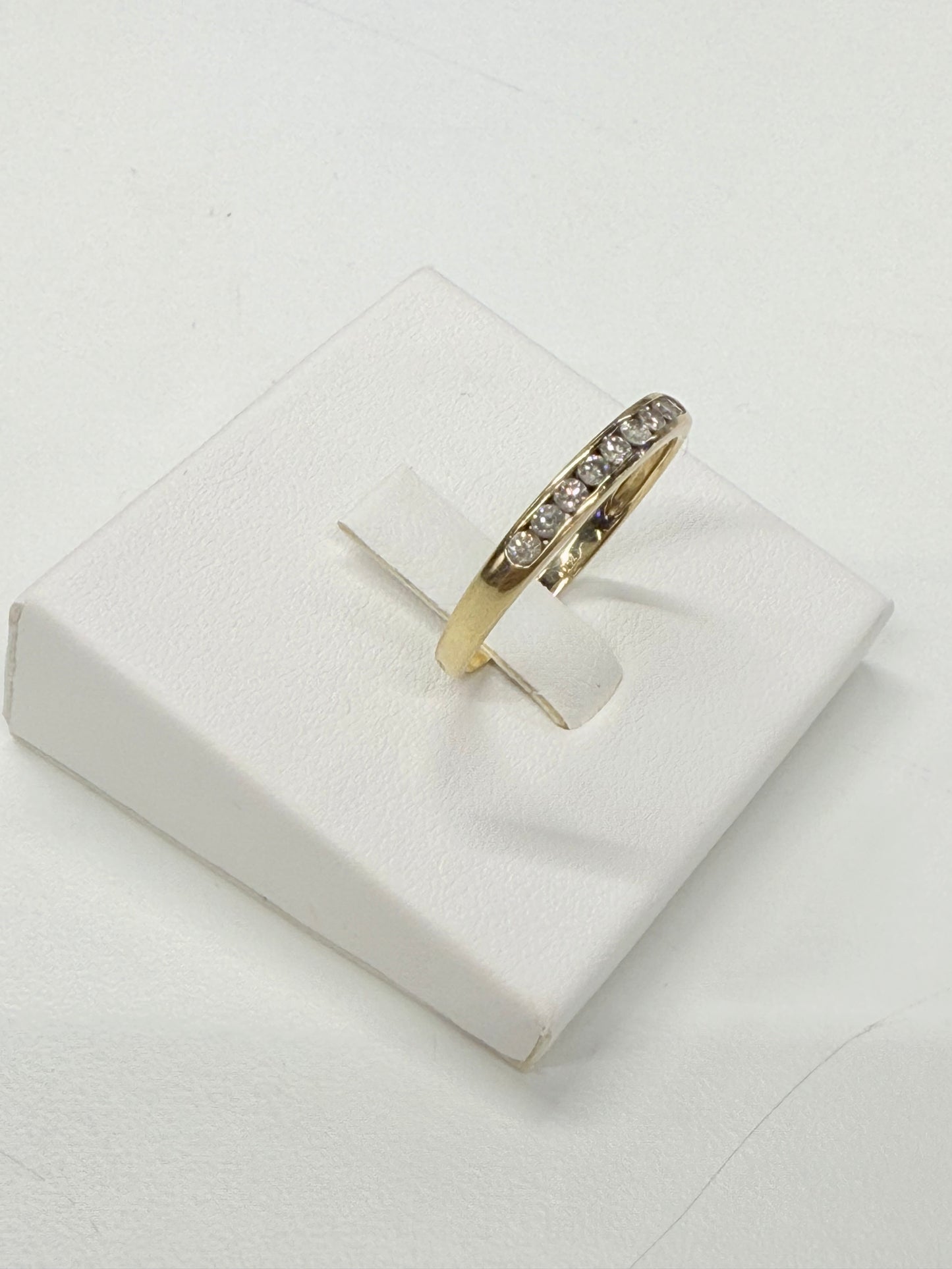 Bague demi tour en or jaune 18k et diamants