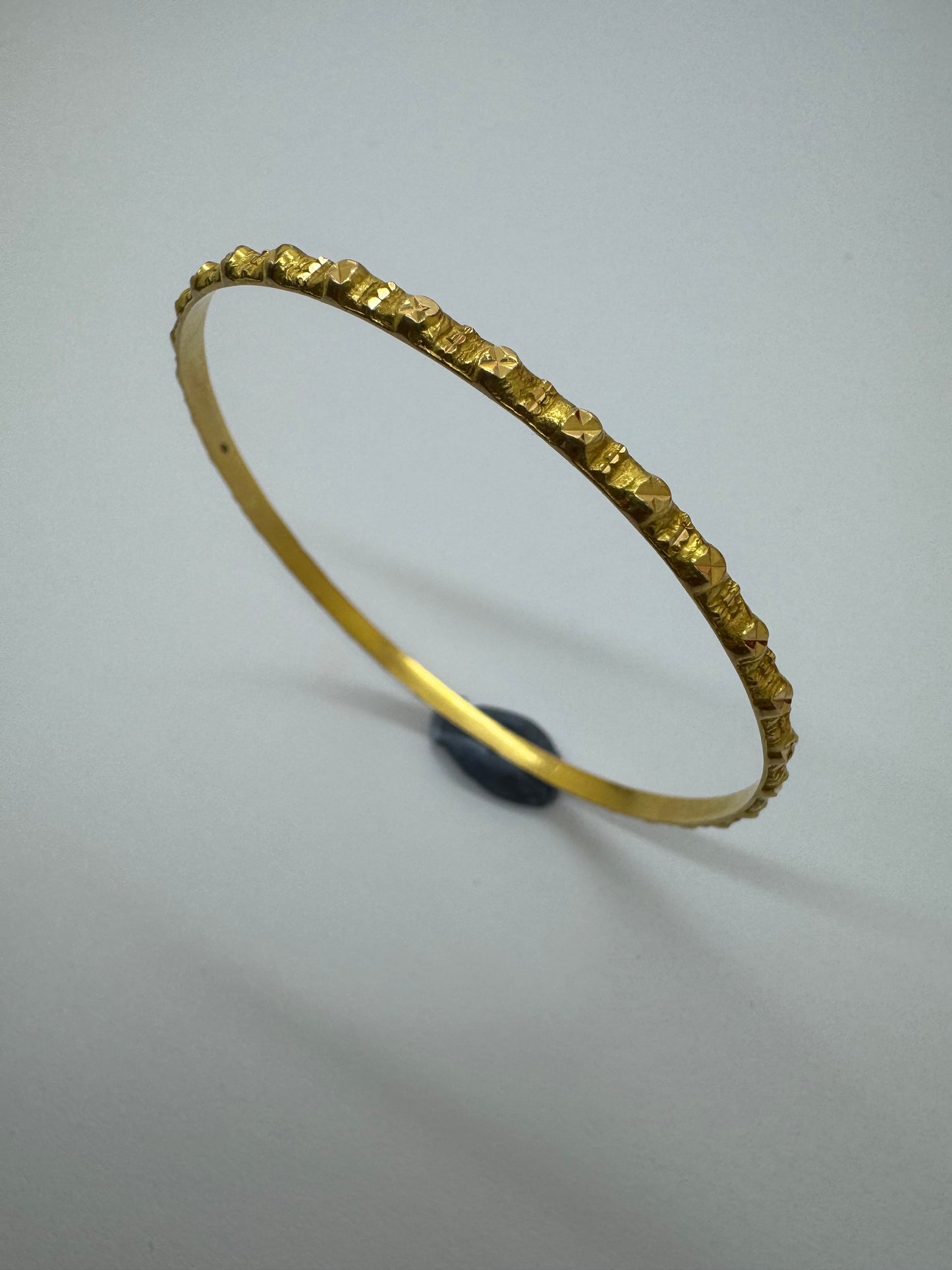Bracelet Jonc Indien en Or Jaune 18K - Tête d'aigle