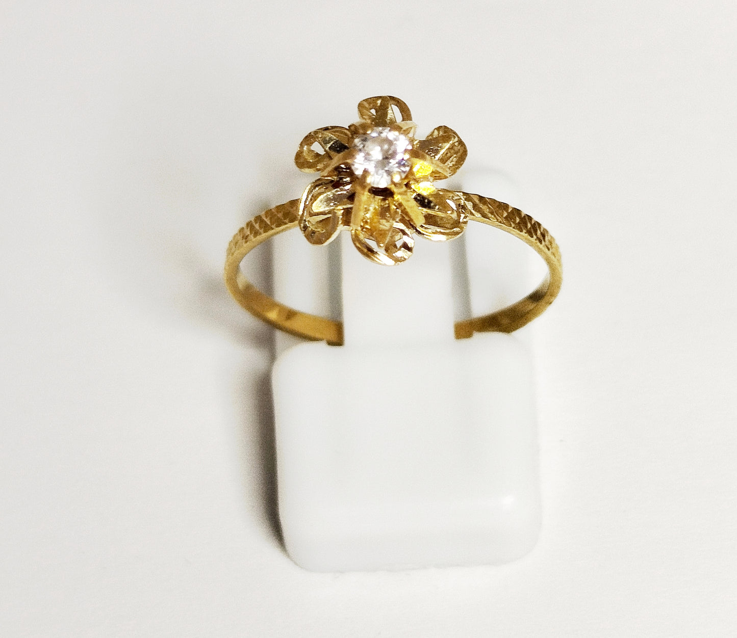 Bagues Chou en Or Jaune 18K avec Oxyde de Zirconium