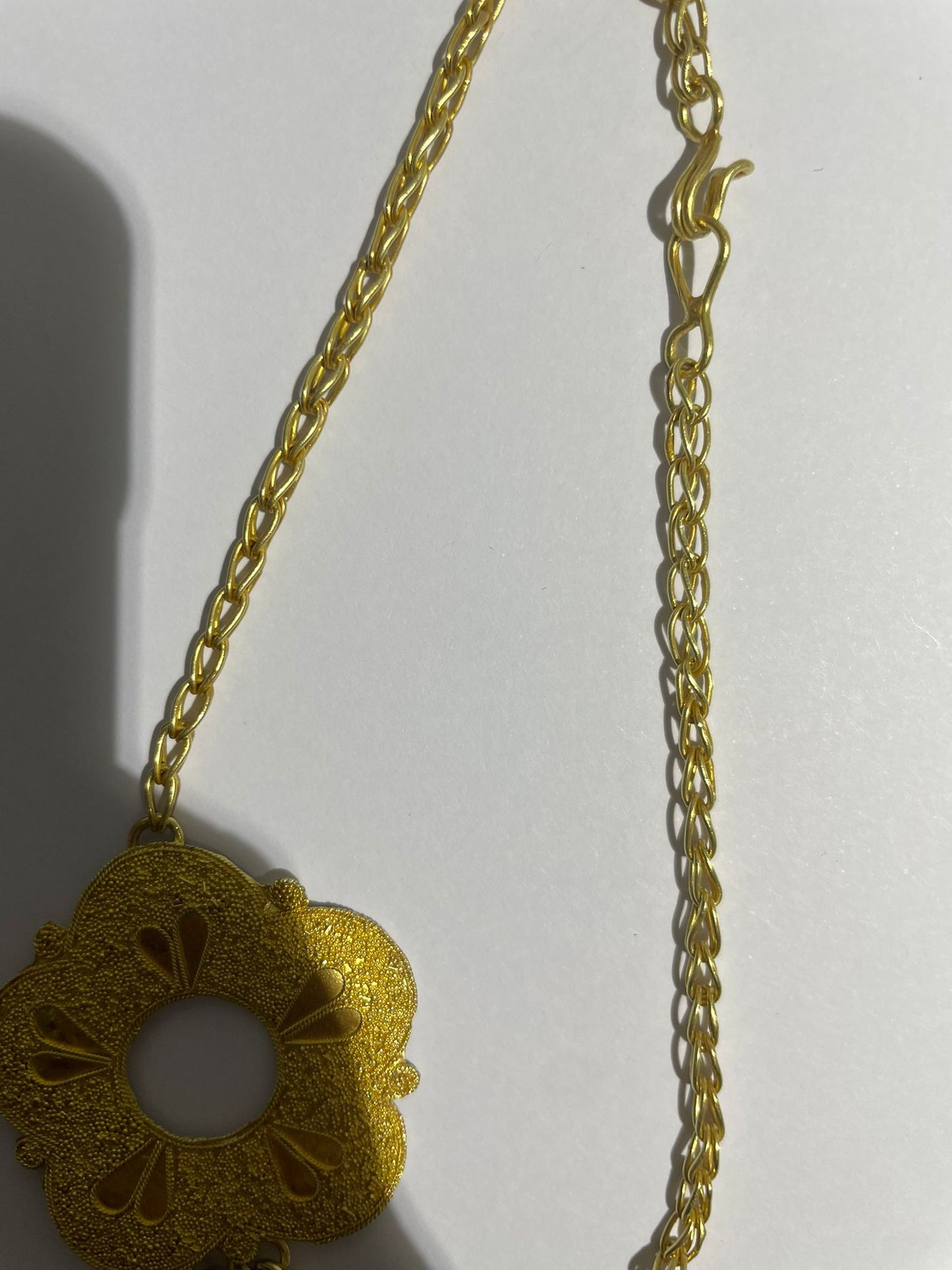 Collier pendentifs fleurs en or jaune 18K 92.30 Grs