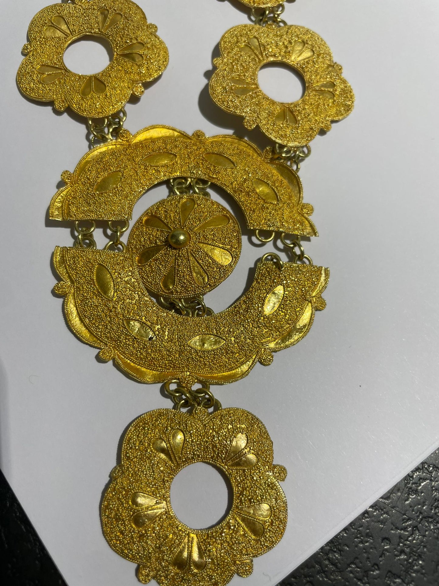 Collier pendentifs fleurs en or jaune 18K 92.30 Grs